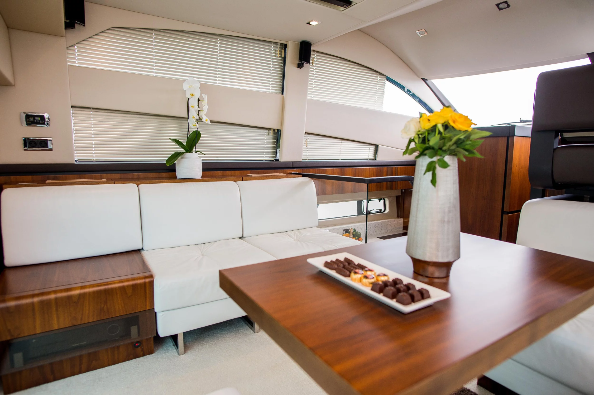 Fairline Squadron 42 (Solitaire)  - 20
