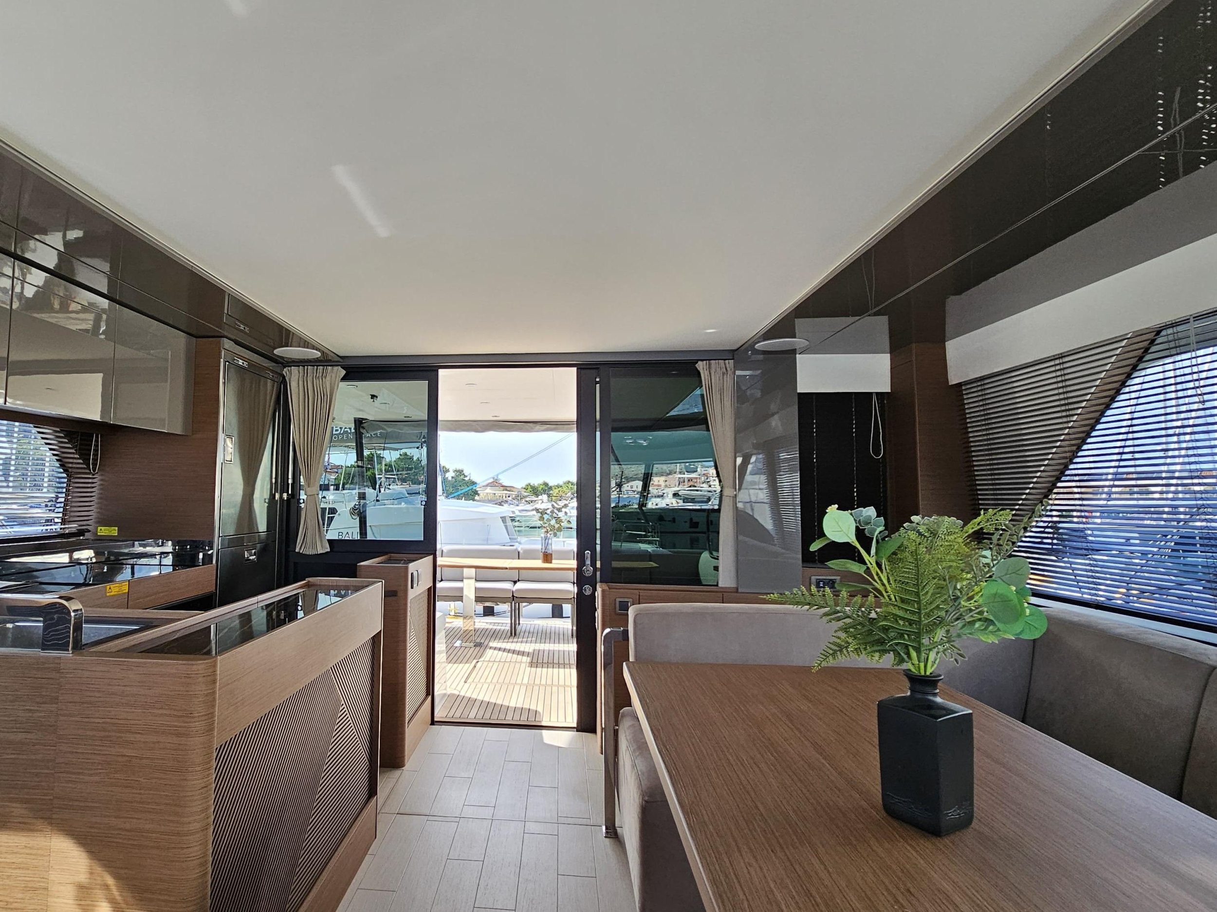 Prestige M48 — photo 16