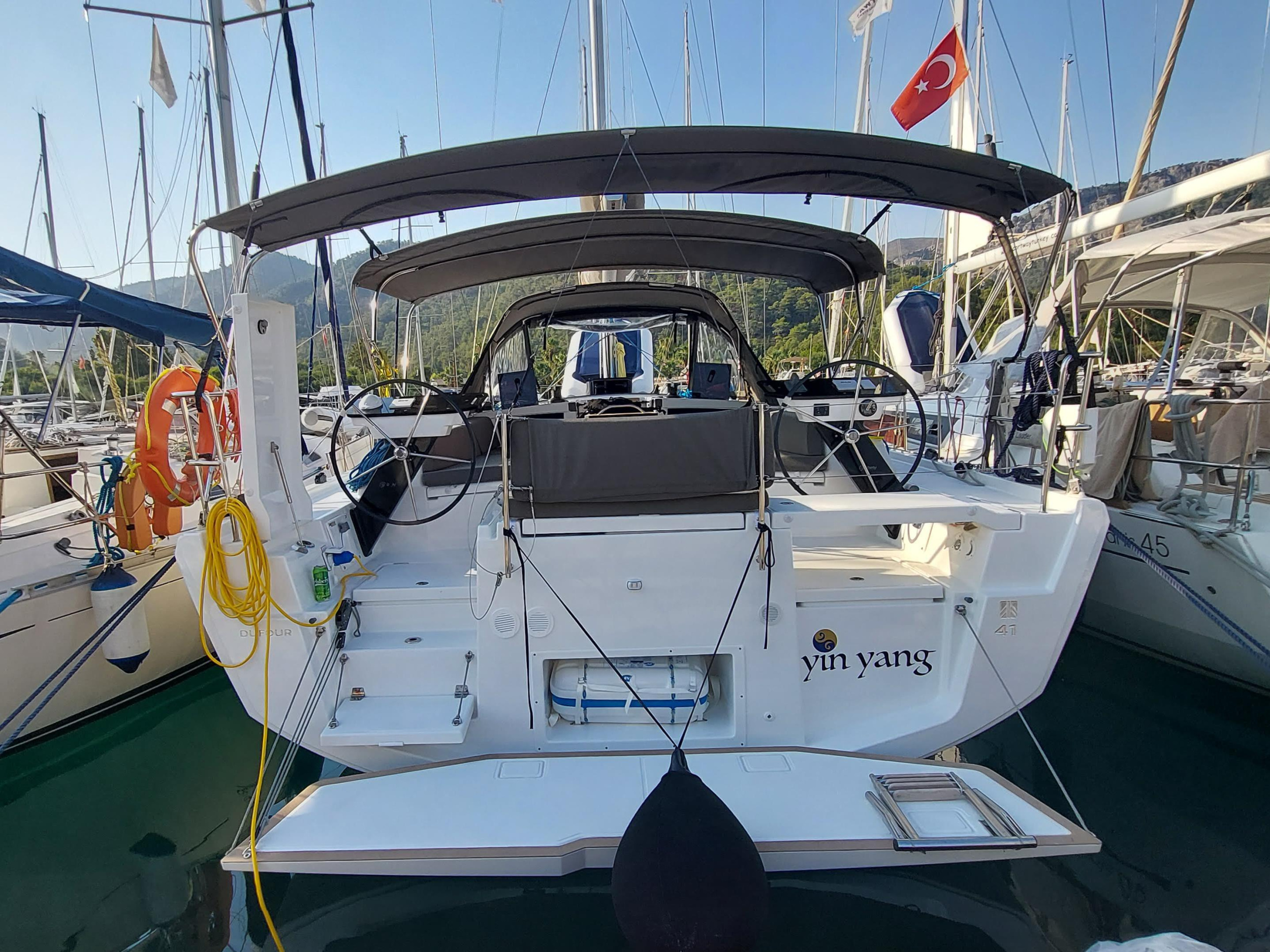 Dufour 41 — photo 1