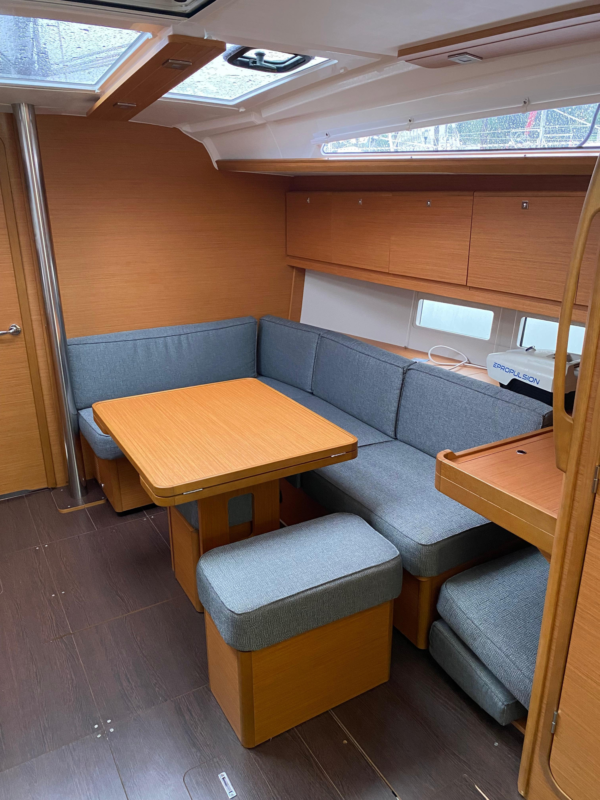 Dufour 390 Grand Large — photo 15
