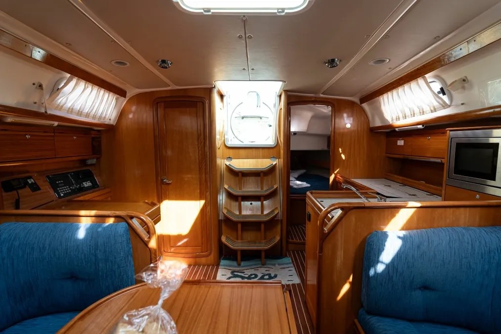 Bavaria 38 — photo 7