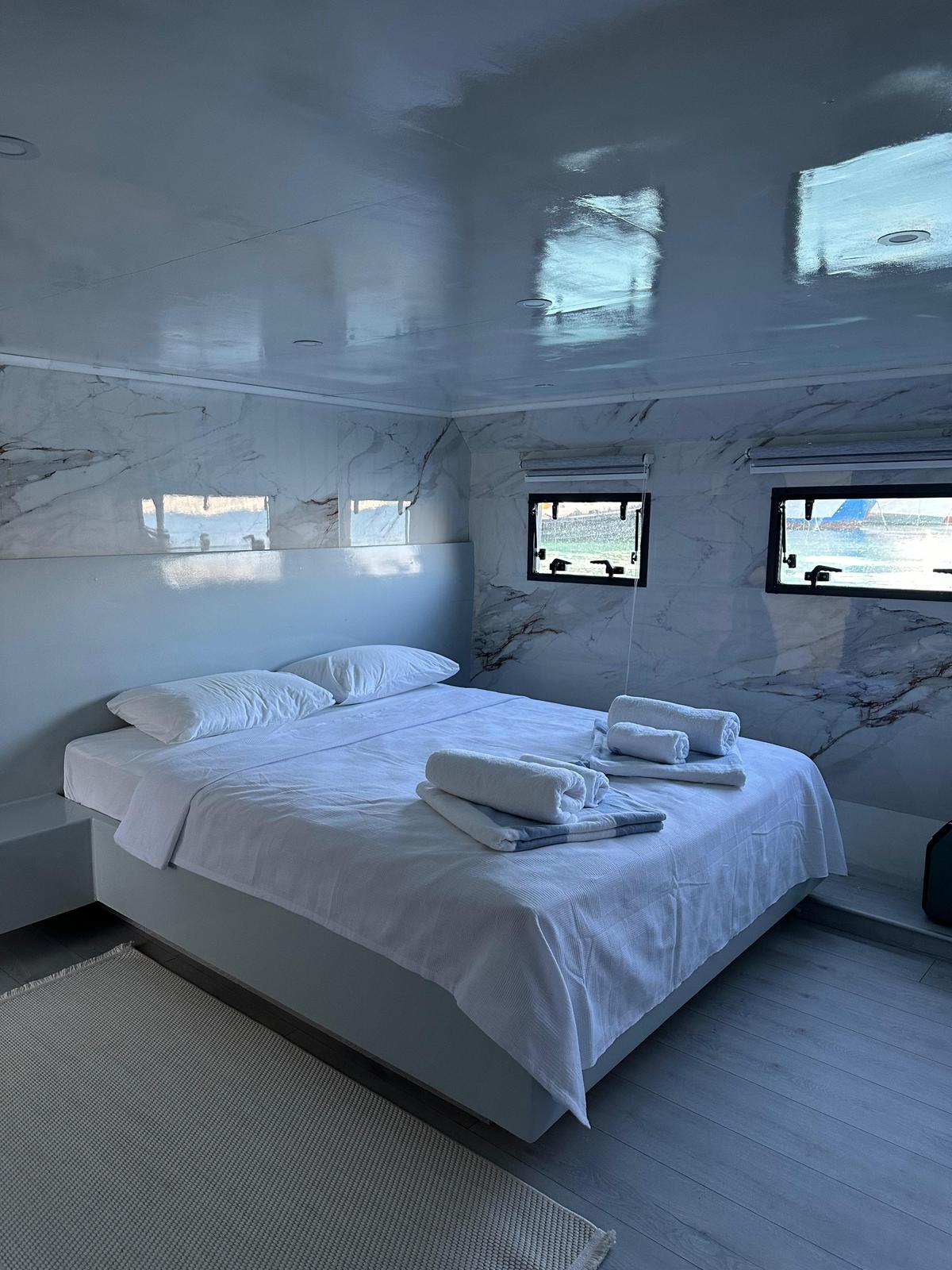 Motor Yacht — photo 14