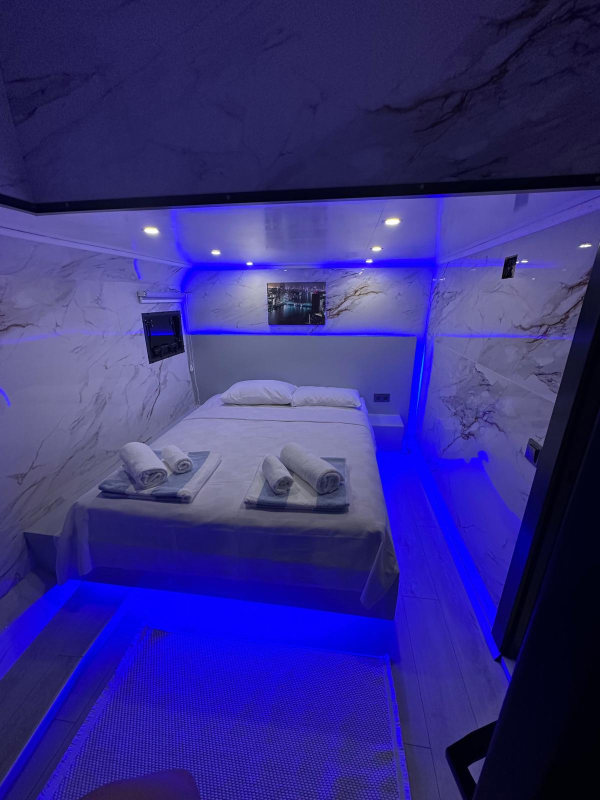 Motor Yacht — photo 12