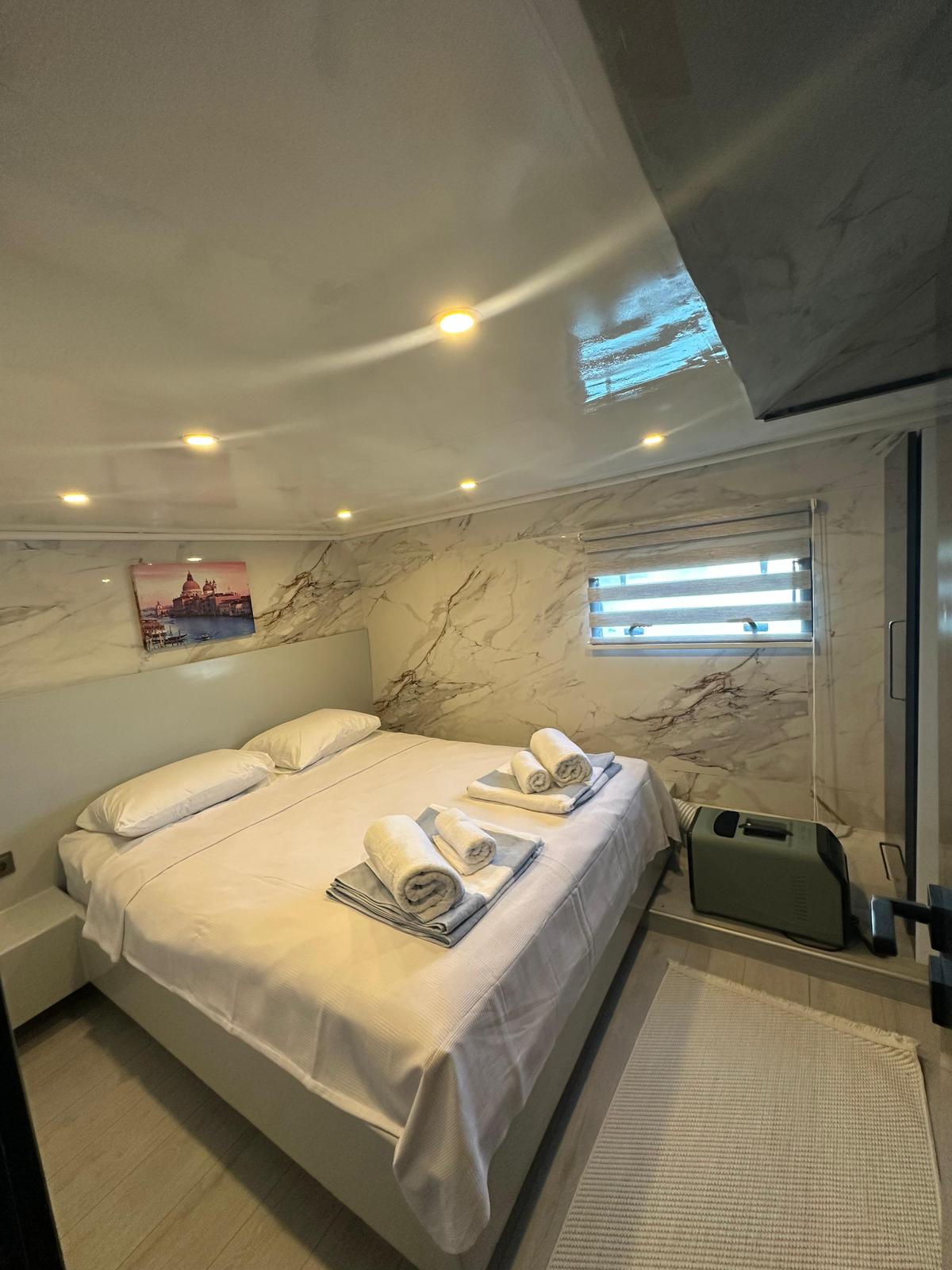 Motor Yacht — photo 25