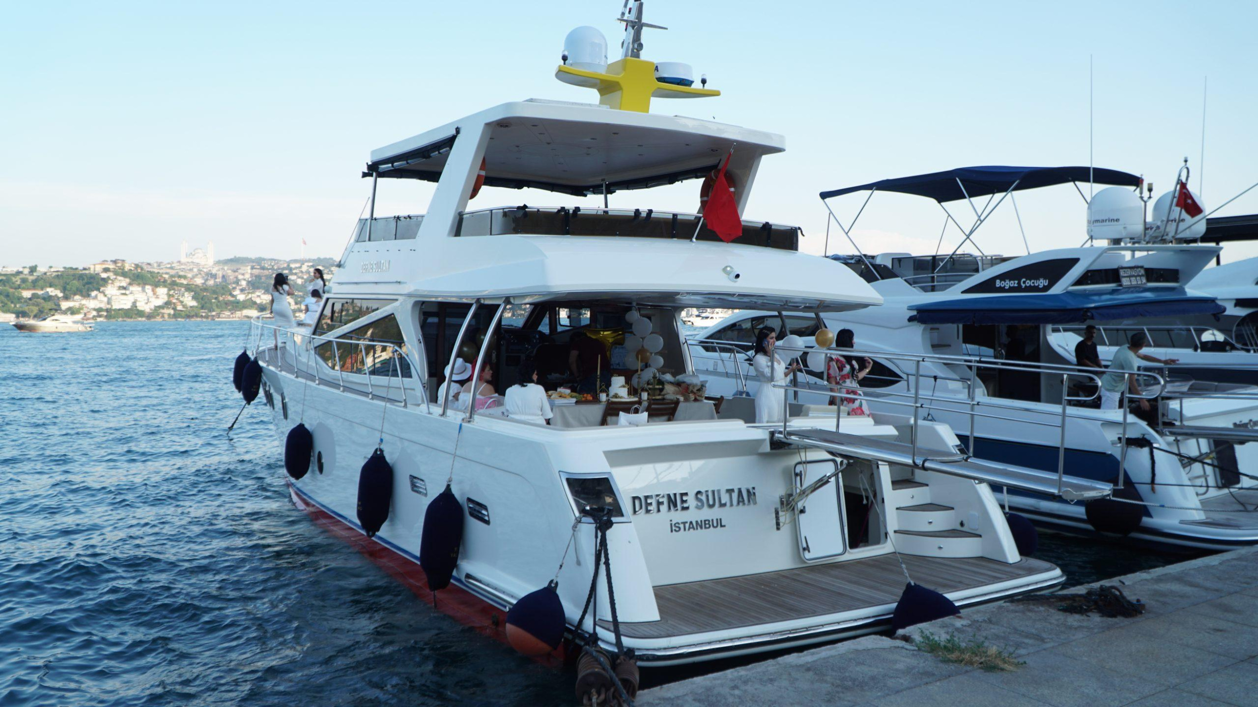 Motoryacht — photo 12