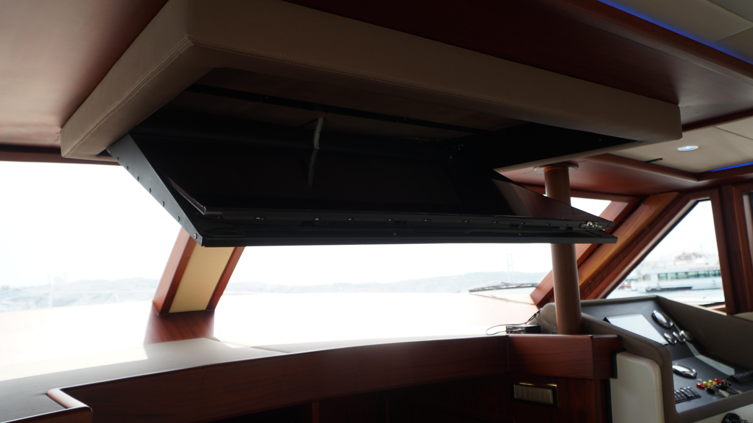 Motoryacht — photo 28