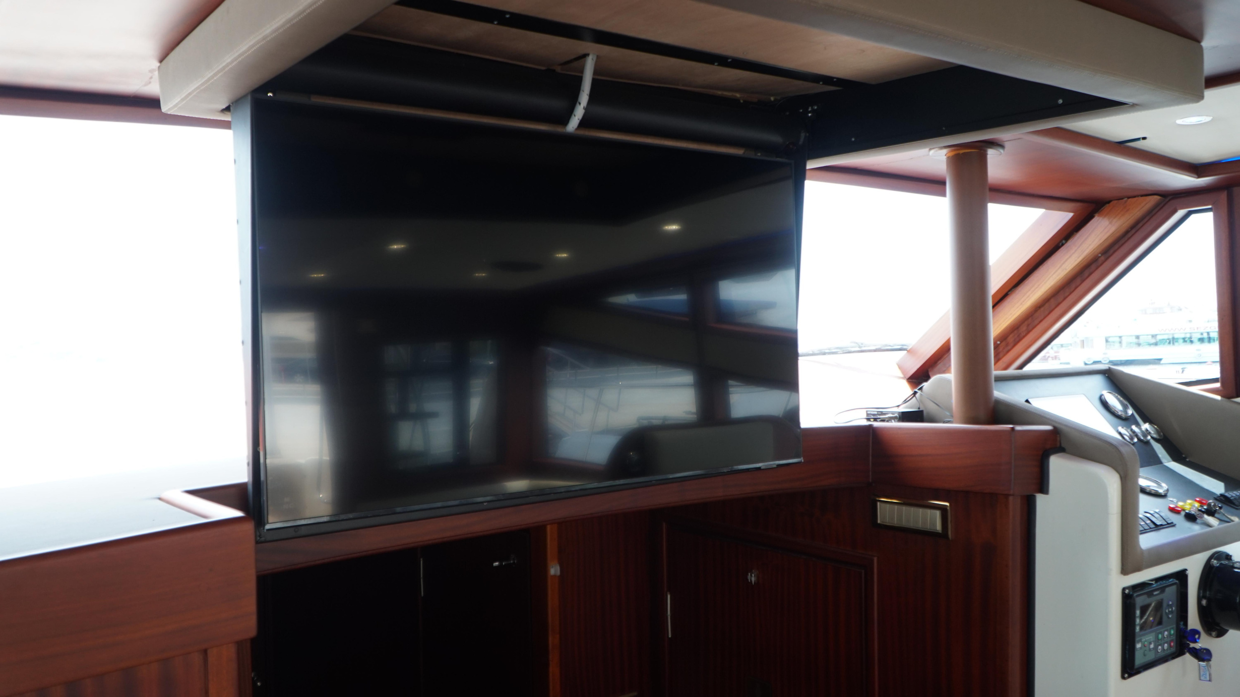 Motoryacht — photo 19