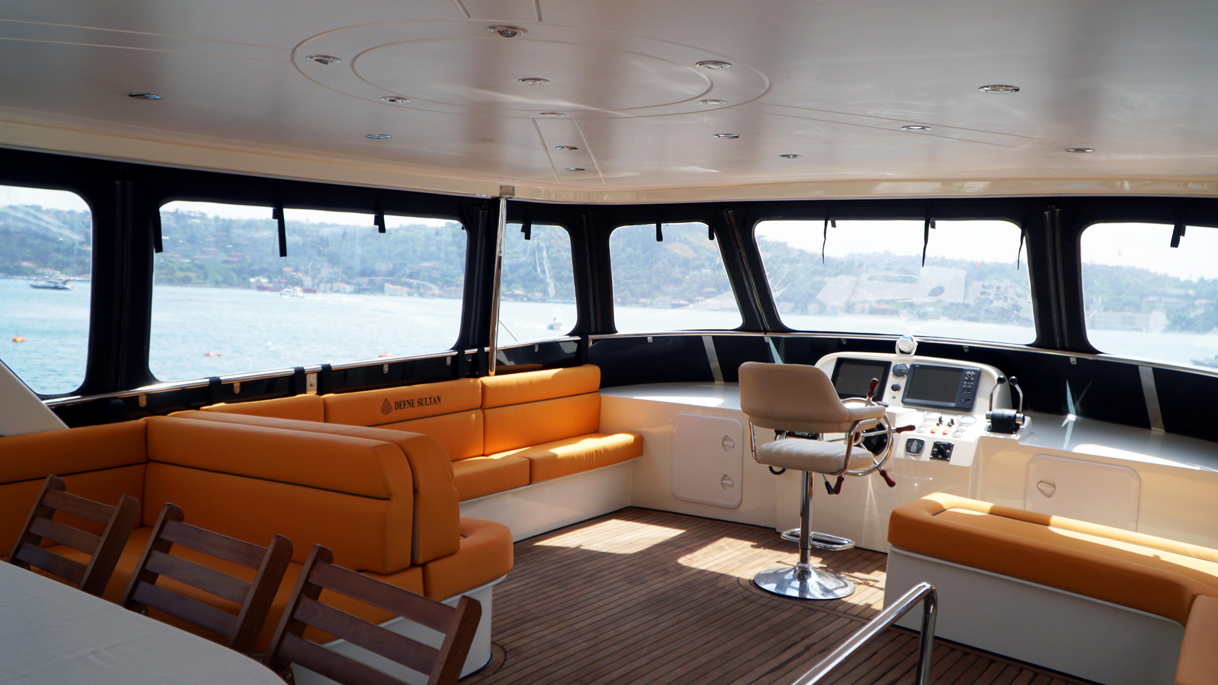 Motoryacht — photo 14