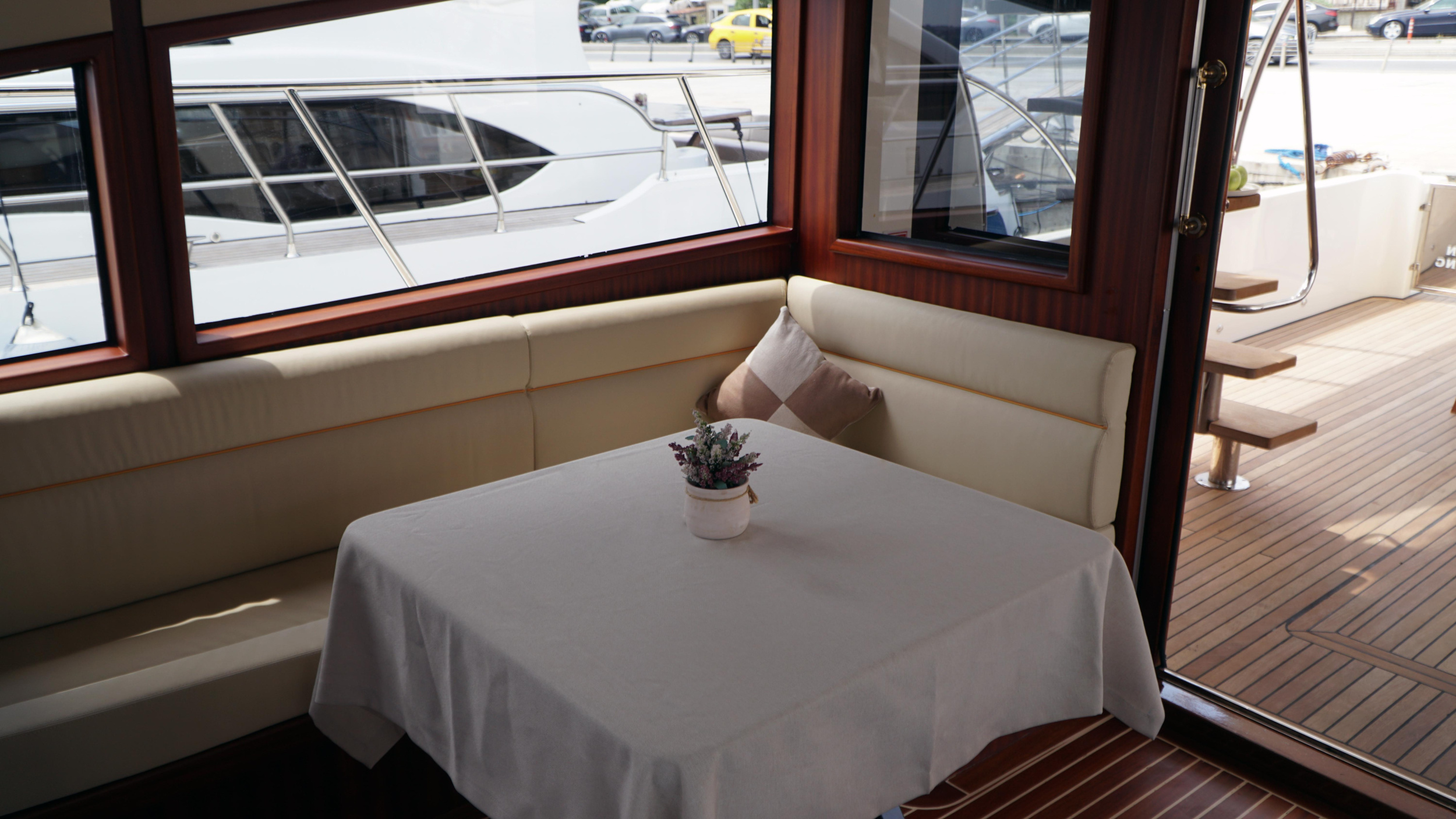 Motoryacht — photo 22