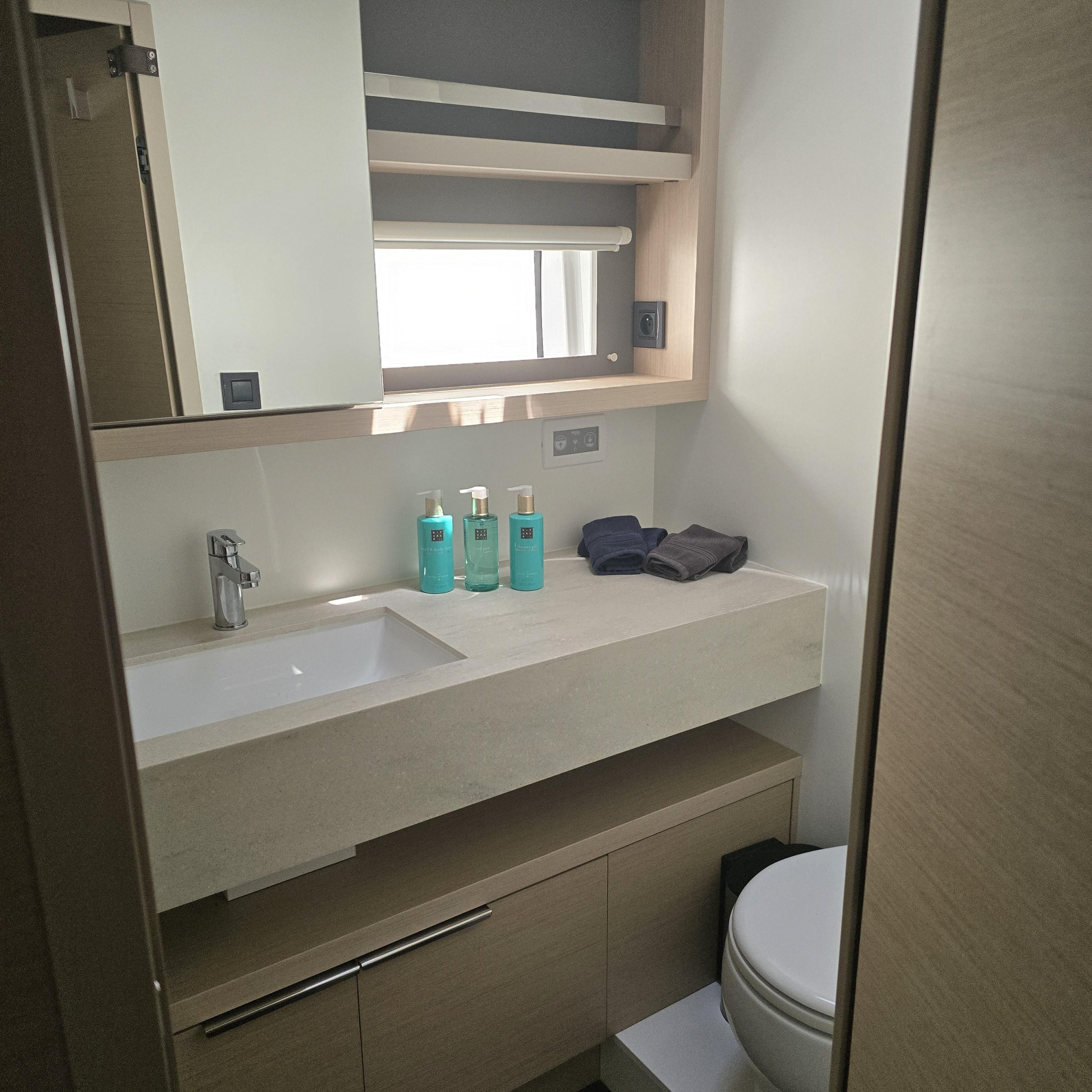 Lagoon 55 — photo 26