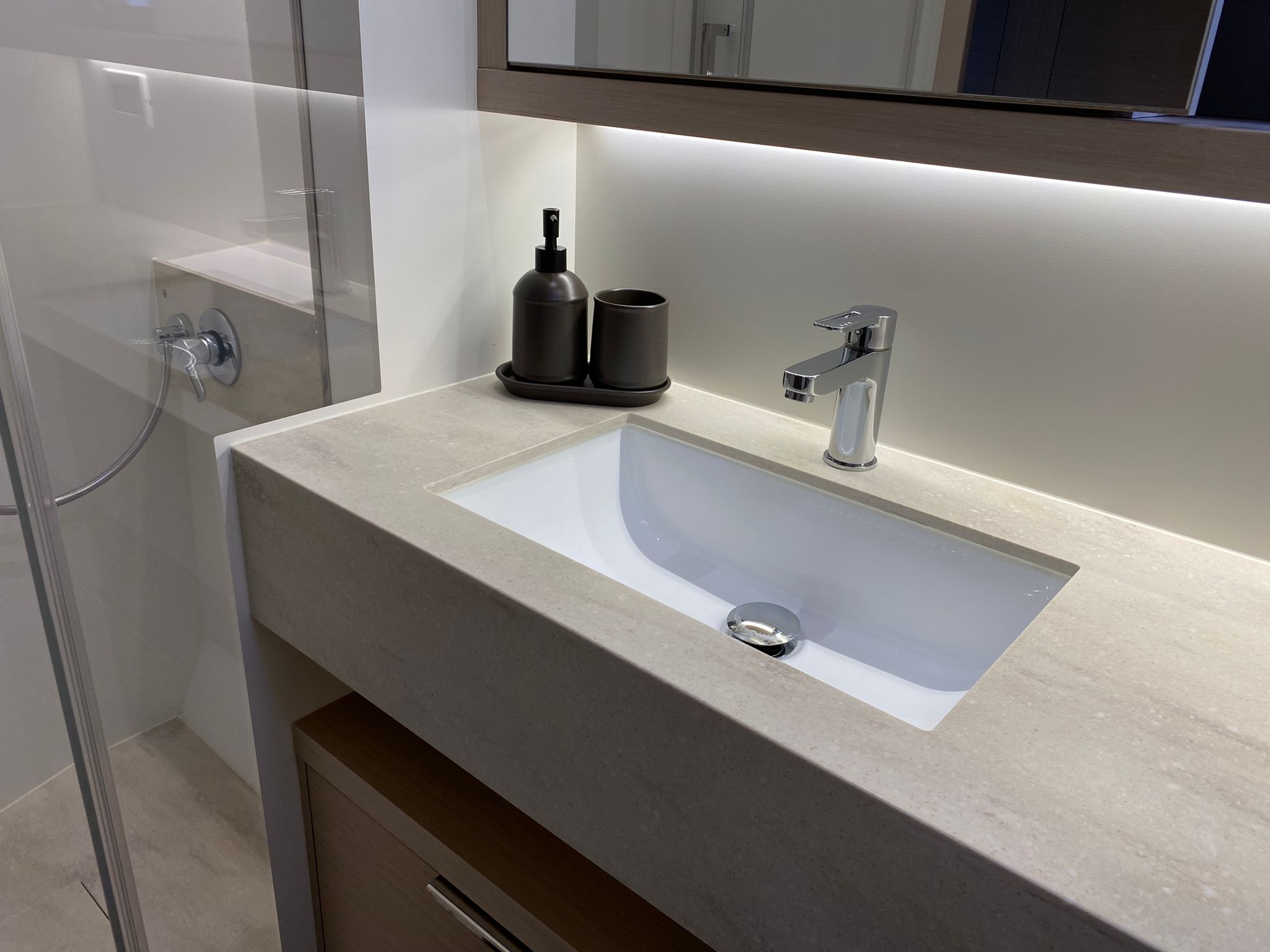 Lagoon 55 — photo 2