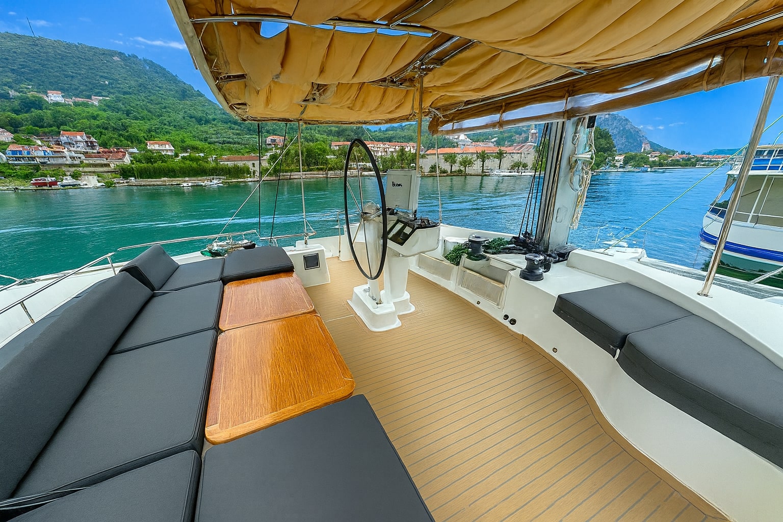Lagoon 52F — photo 11