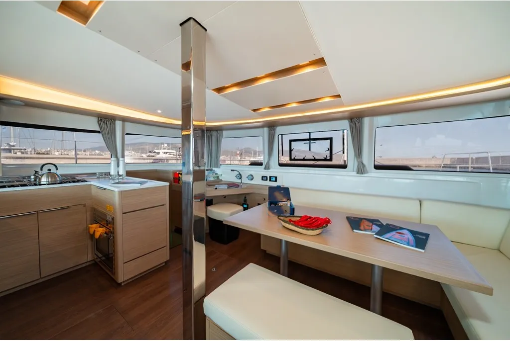 Photo #6 - Lagoon 46 (MARY GRACE II) in Athen - 64143