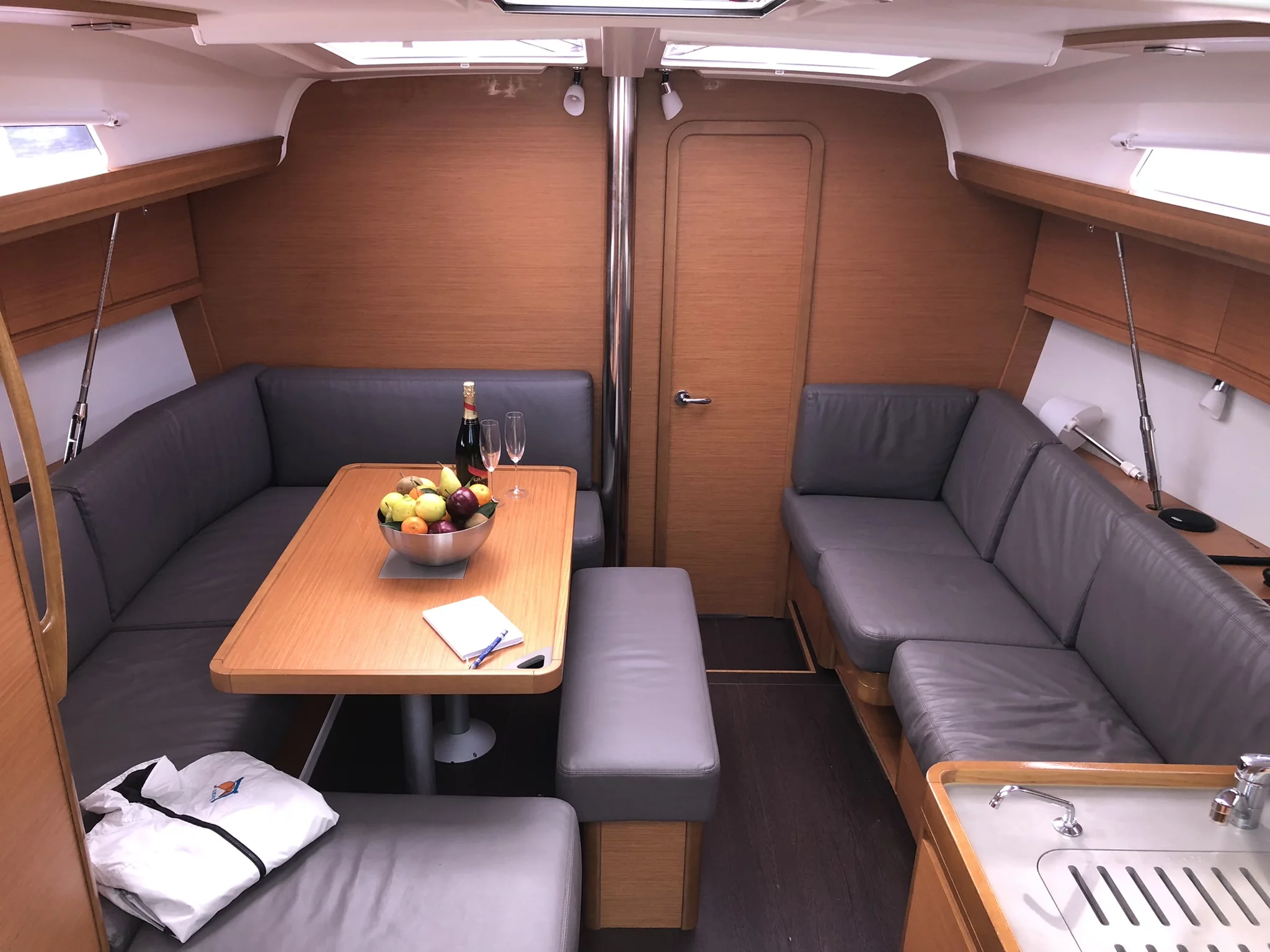 Dufour 412 Grand large (Pamoja)  - 18