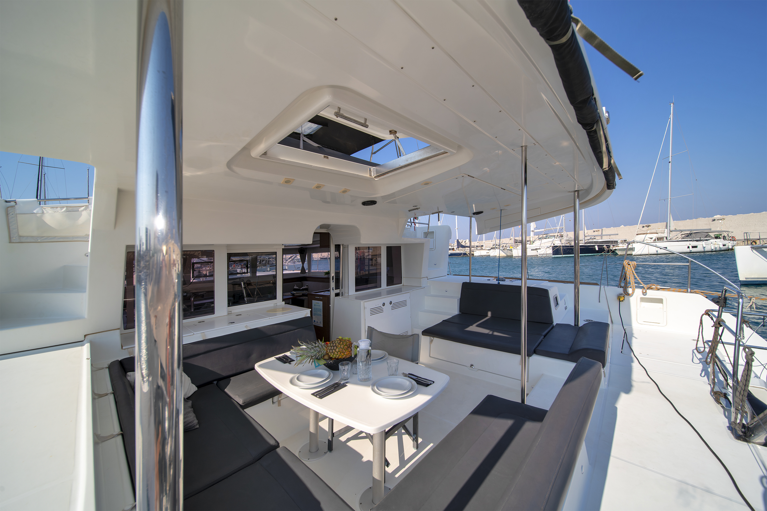 Lagoon 450 Fly & GEN — photo 23