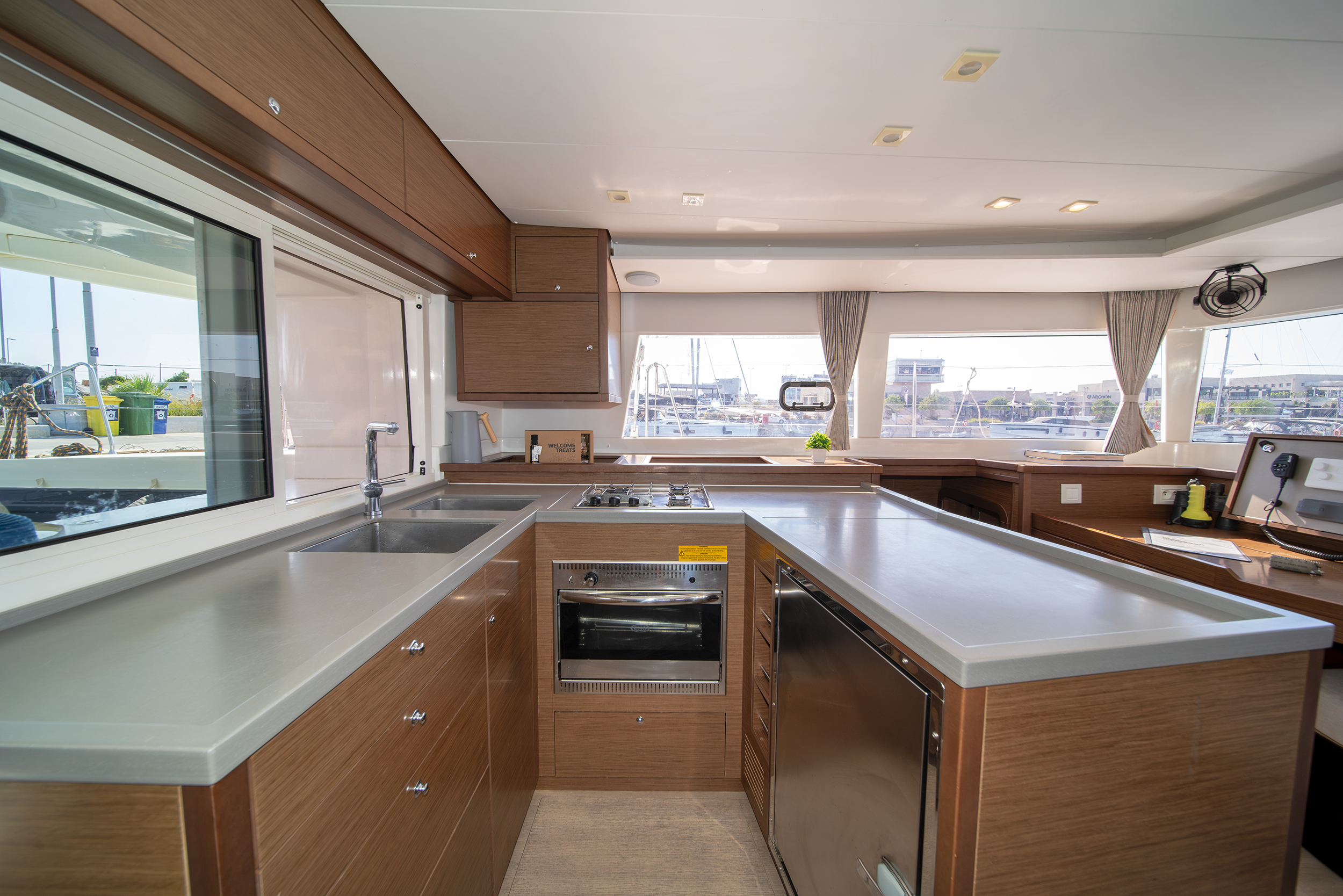 Lagoon 450 Fly & GEN — photo 14