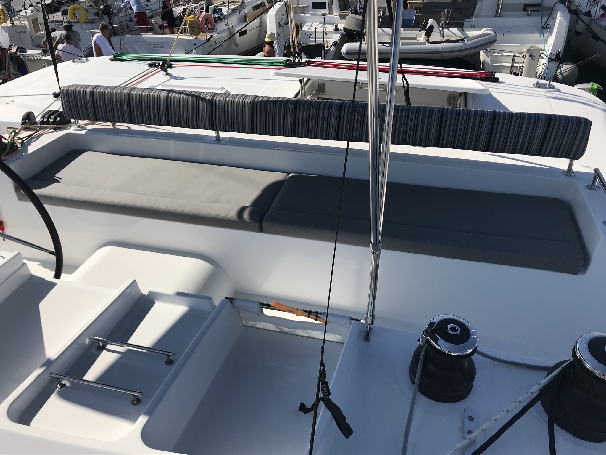 Lagoon 450F — photo 8