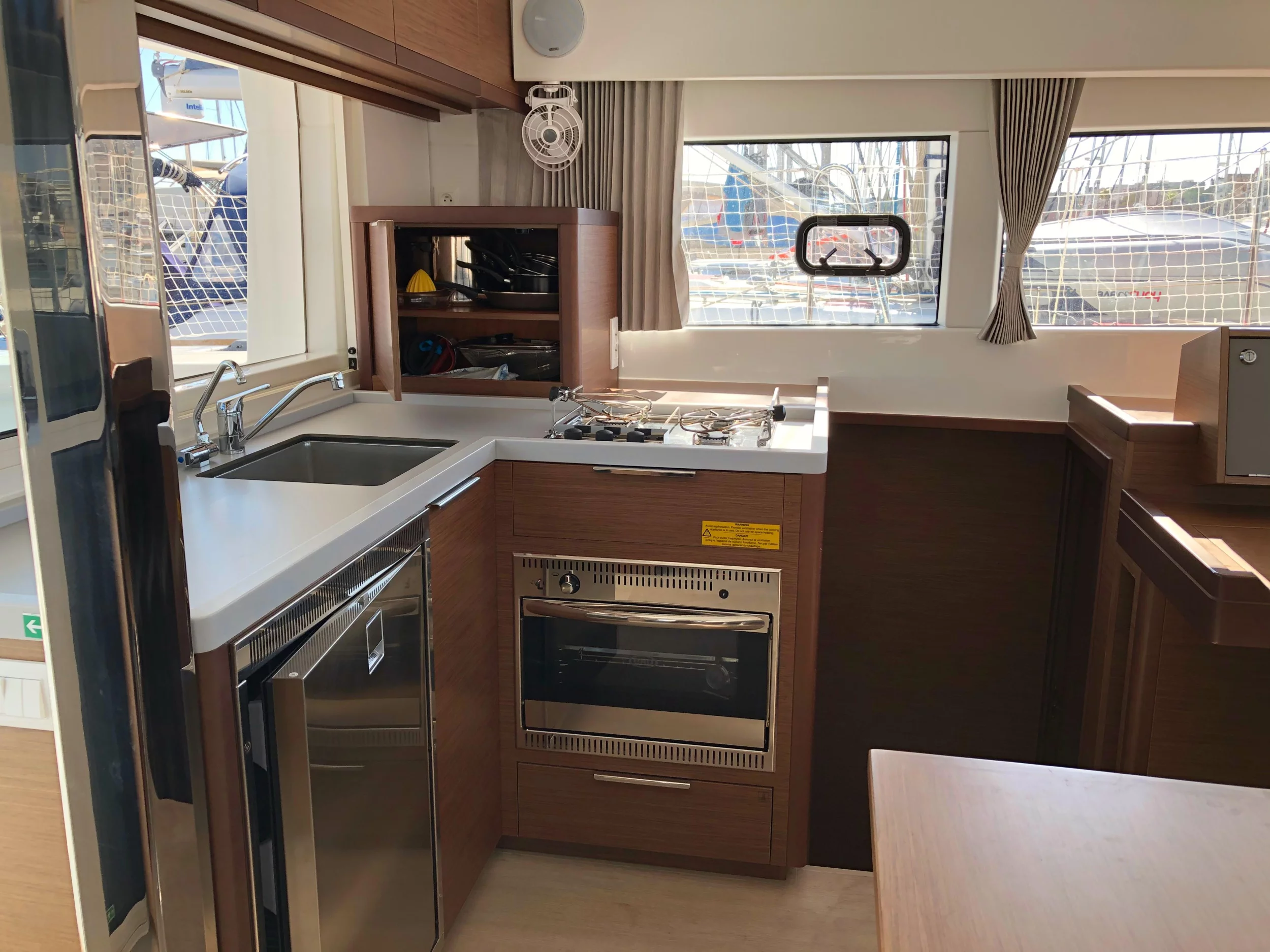 Lagoon 40 (Manik) Interior image - 1