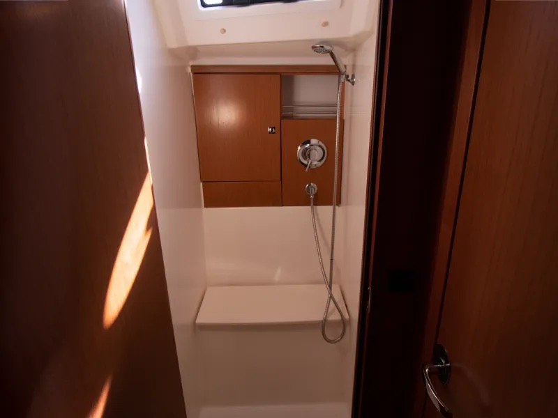 Bavaria 46 Cruiser — photo 4