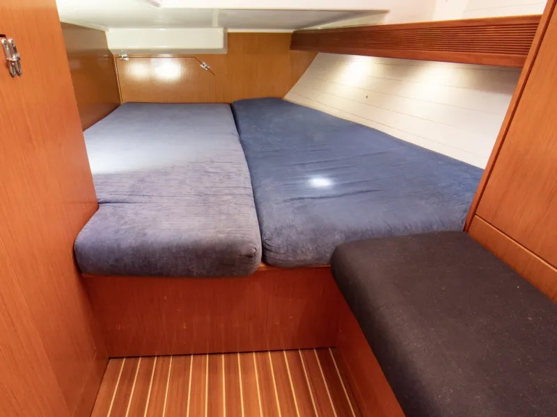 Bavaria 40 — photo 3