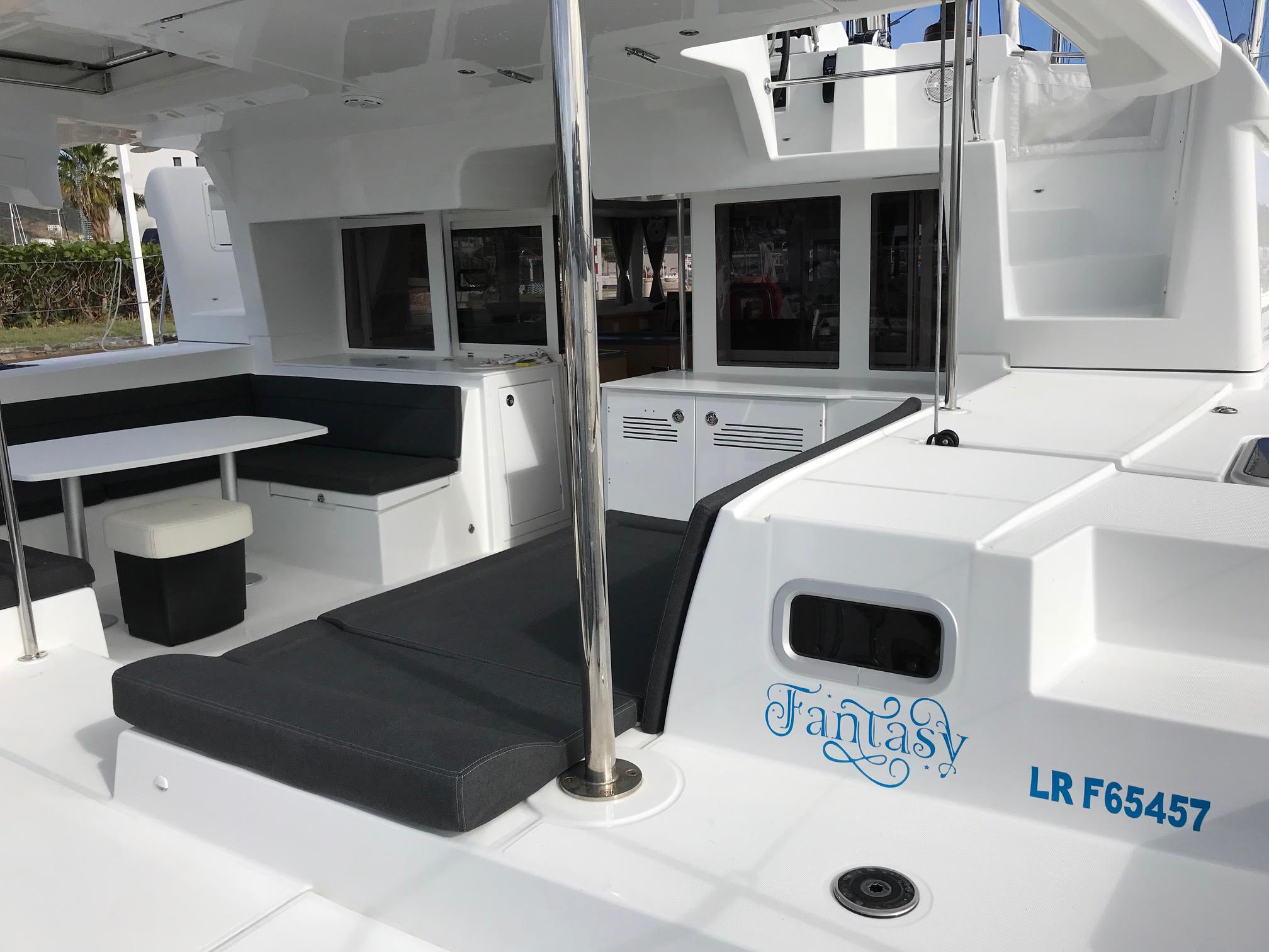 Lagoon 450 — photo 4