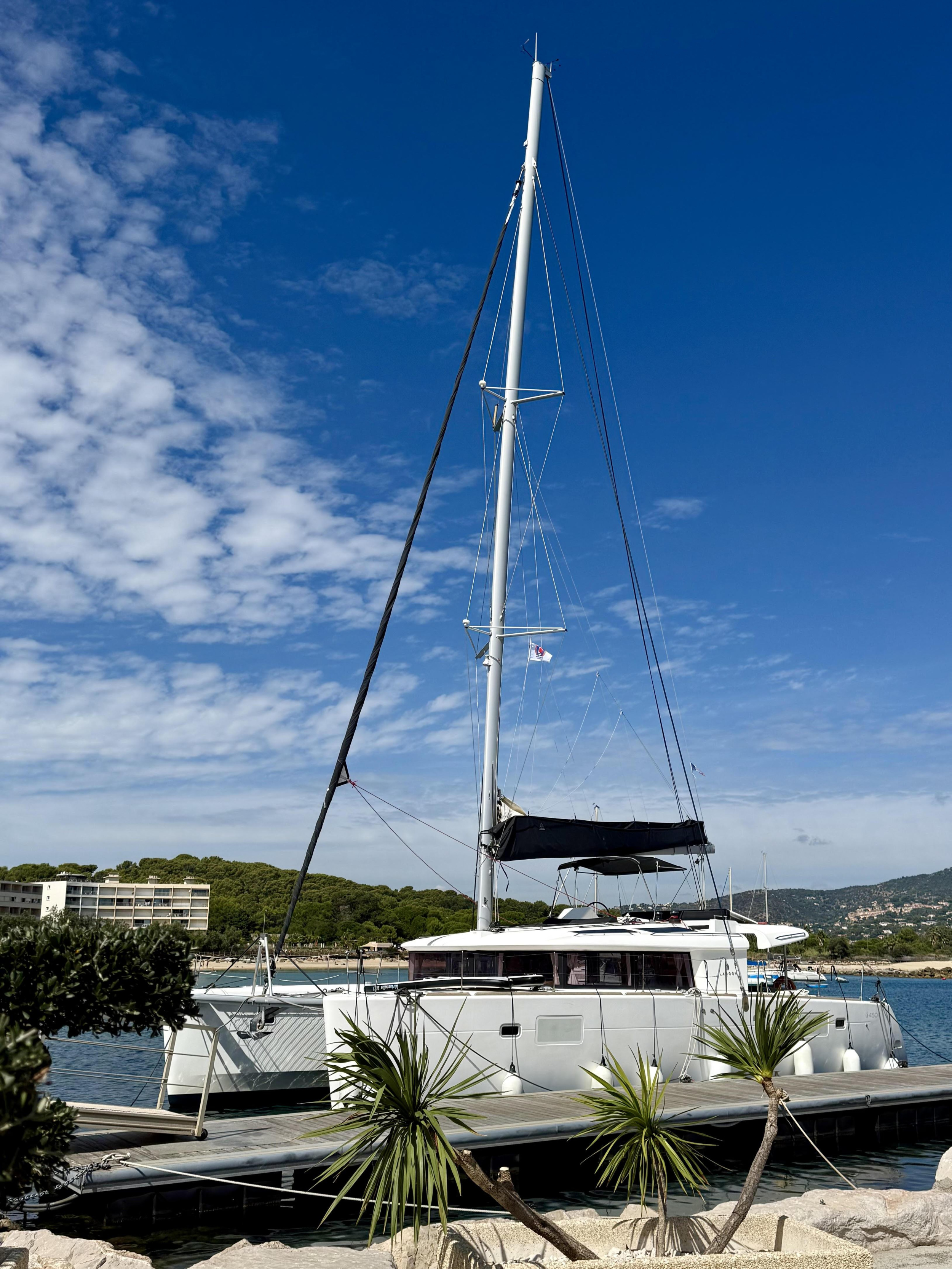 Lagoon 450 — photo 2