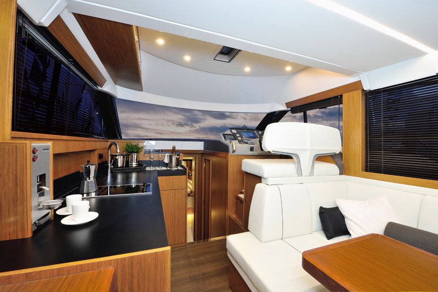 Bavaria Virtess 420 Fly — photo 16