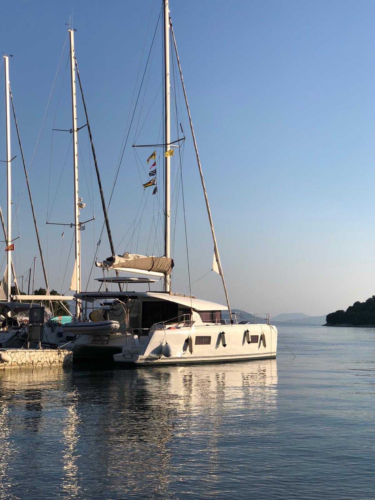 Lagoon 42 — photo 11