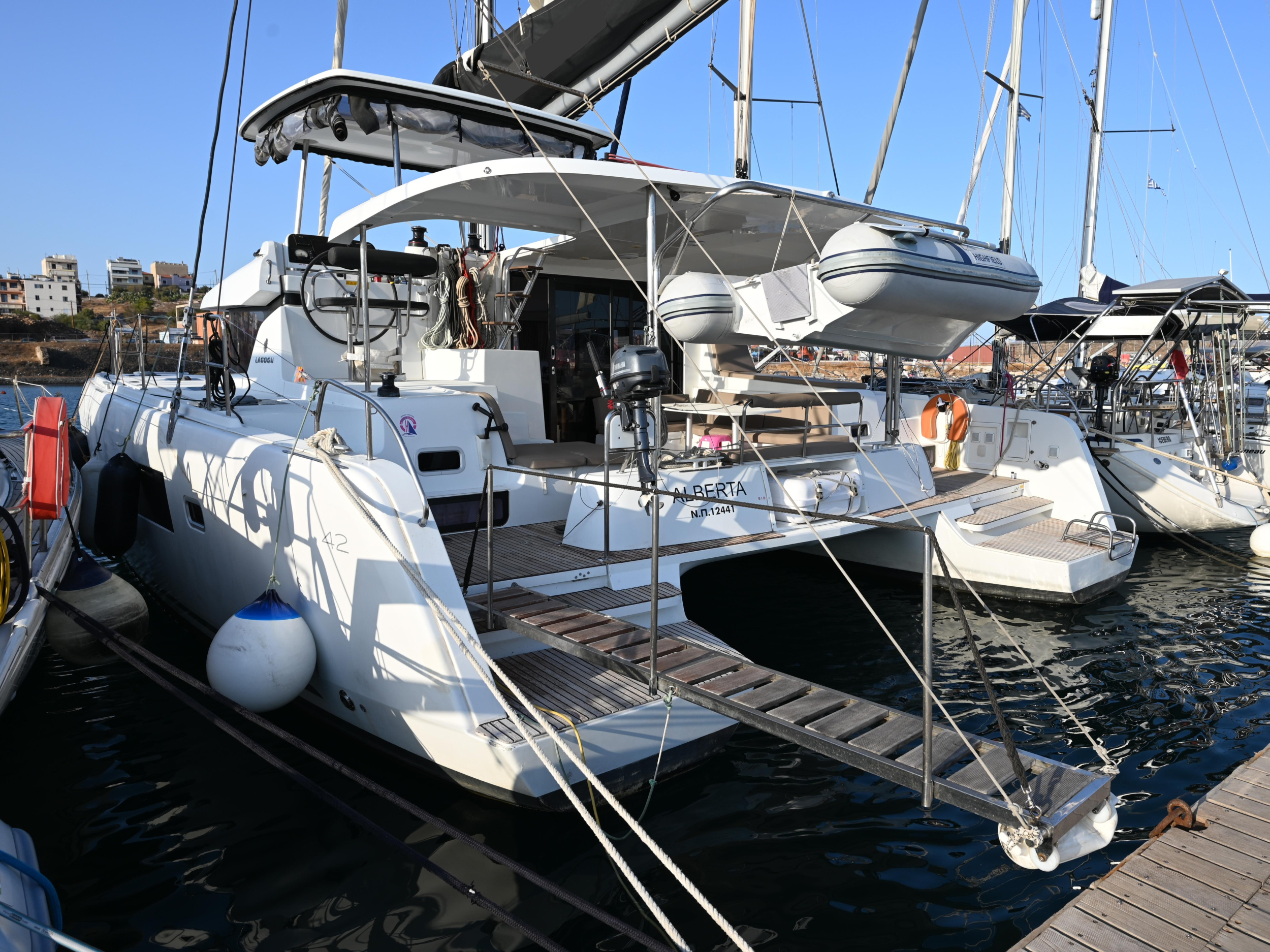 Lagoon 42 — photo 1