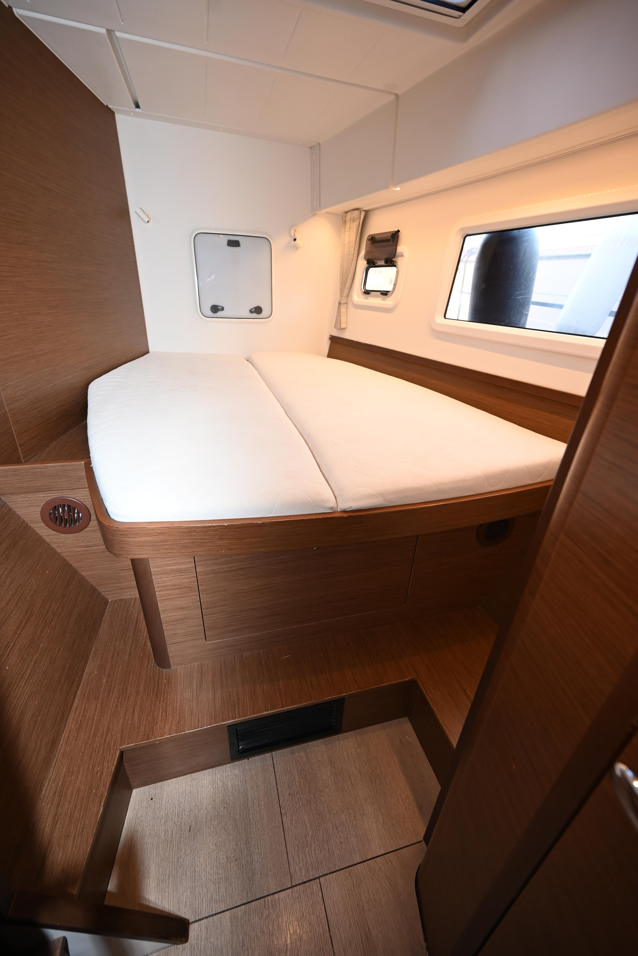 Lagoon 42 — photo 12