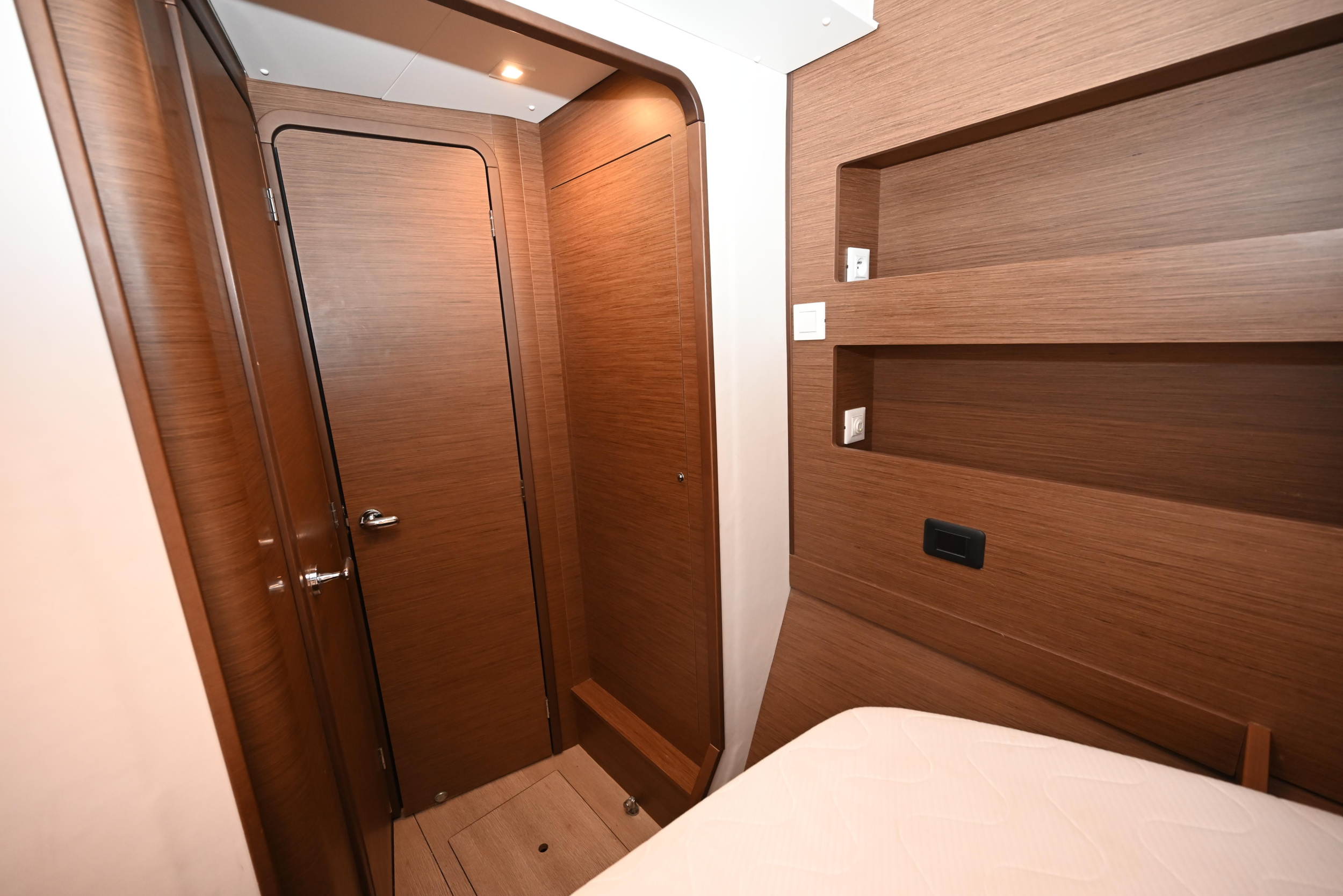 Lagoon 42 — photo 20