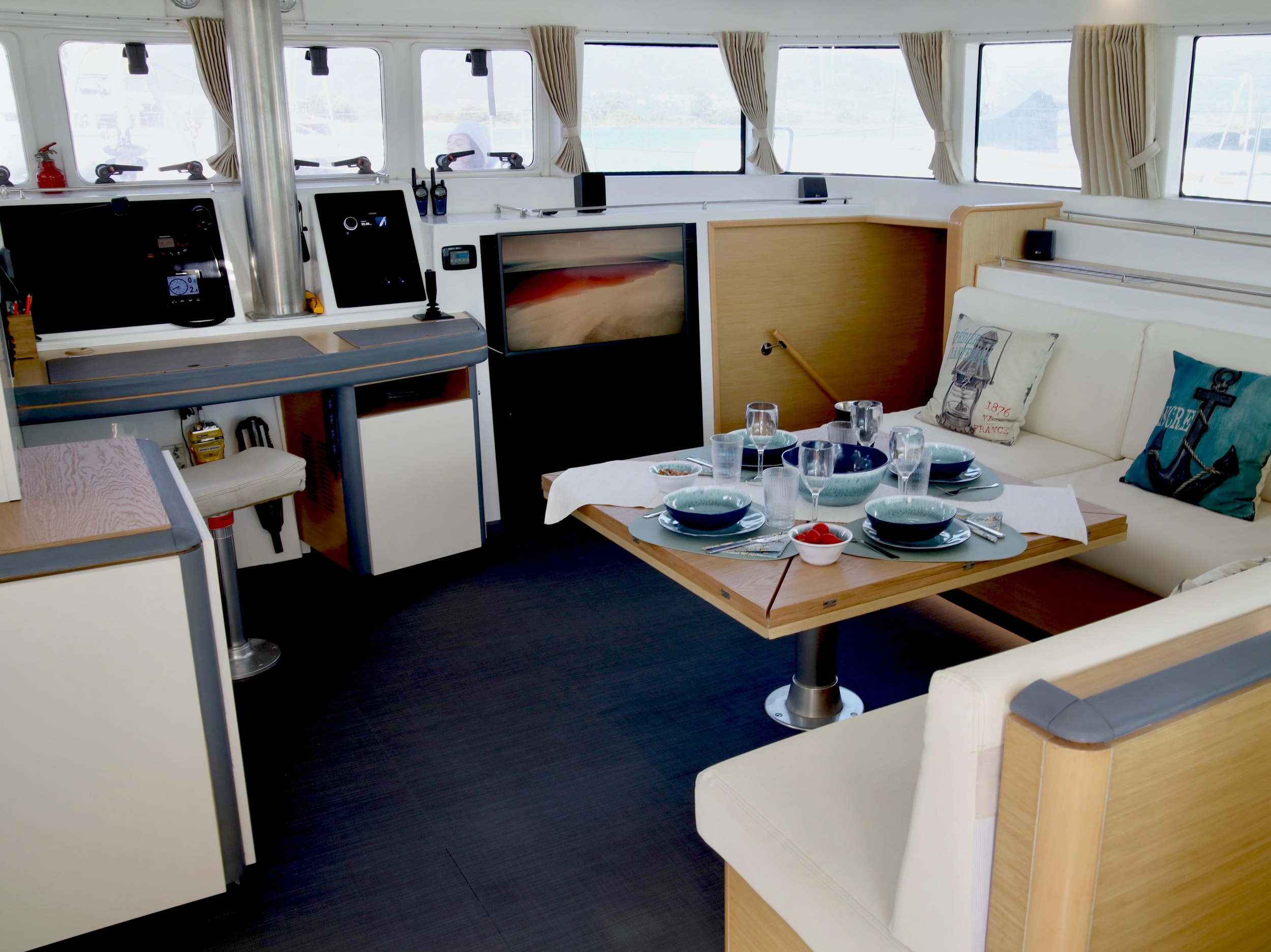 Lagoon 500 — photo 12