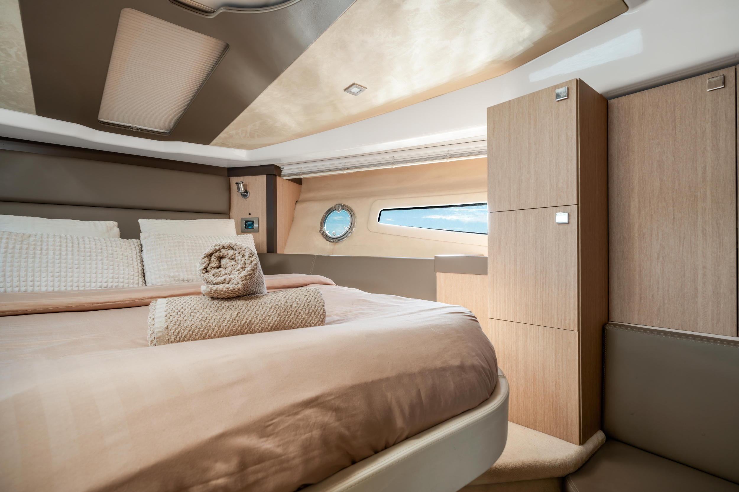 Cranchi M44 HT — photo 19