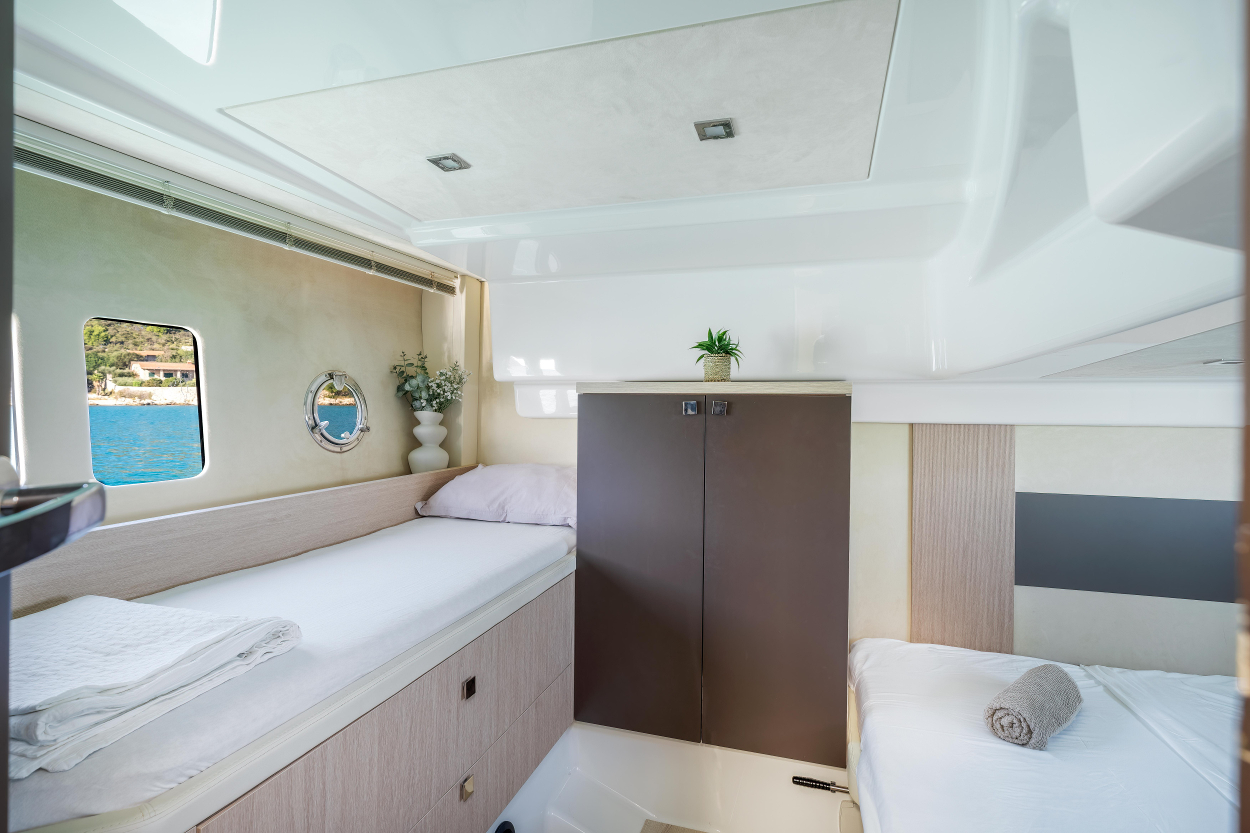Cranchi M44 HT — photo 24