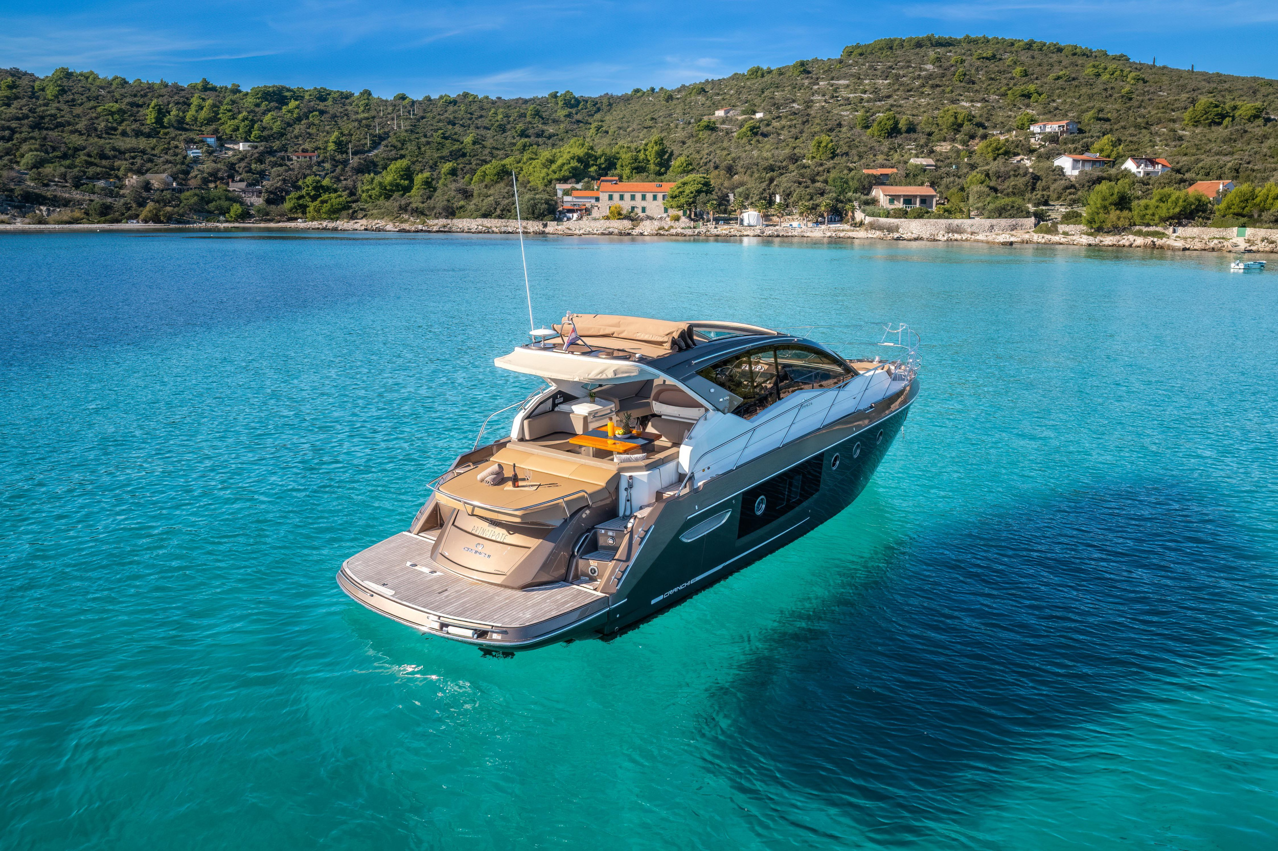 Cranchi M44 HT — photo 29