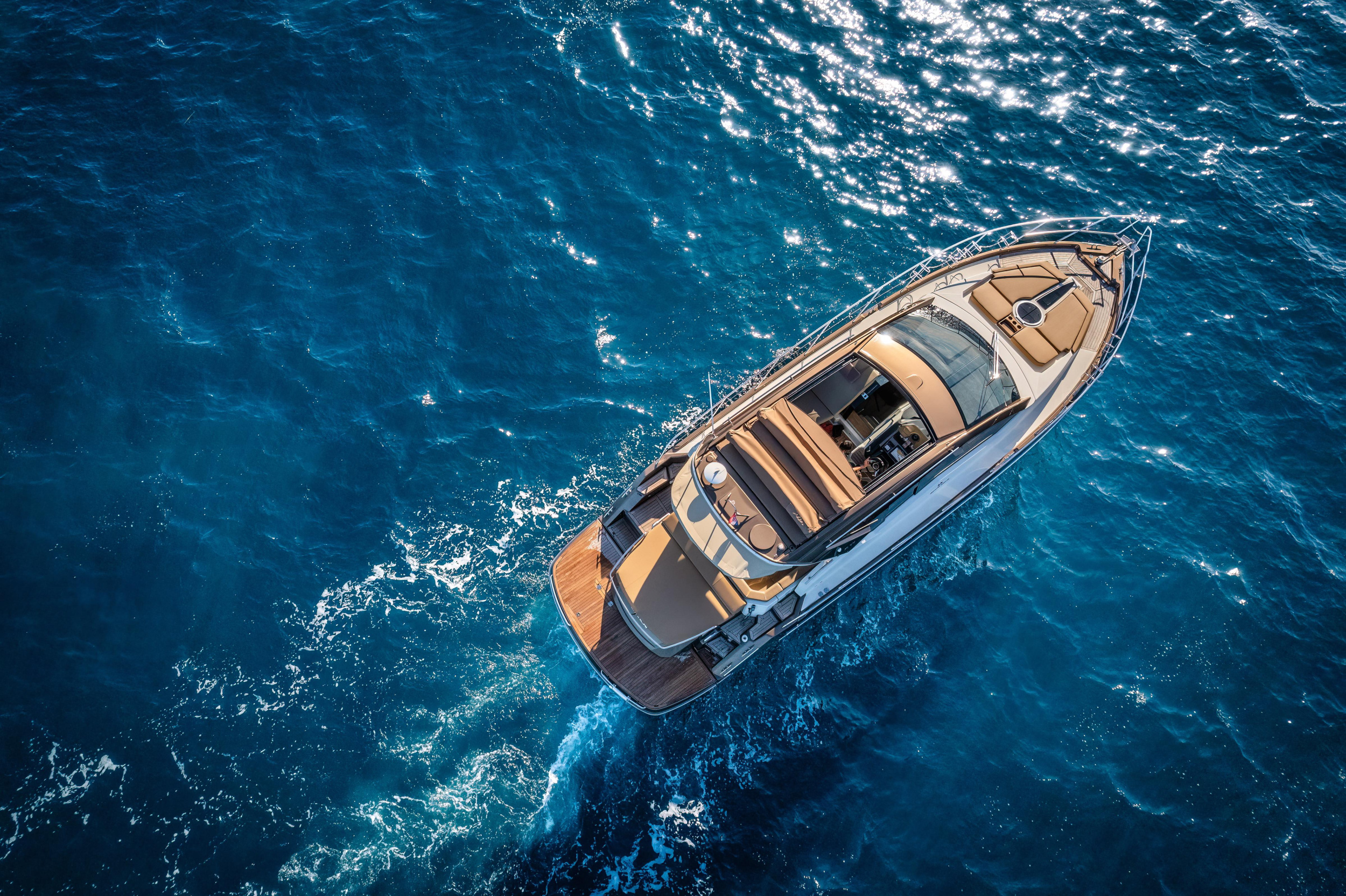 Cranchi M44 HT — photo 35