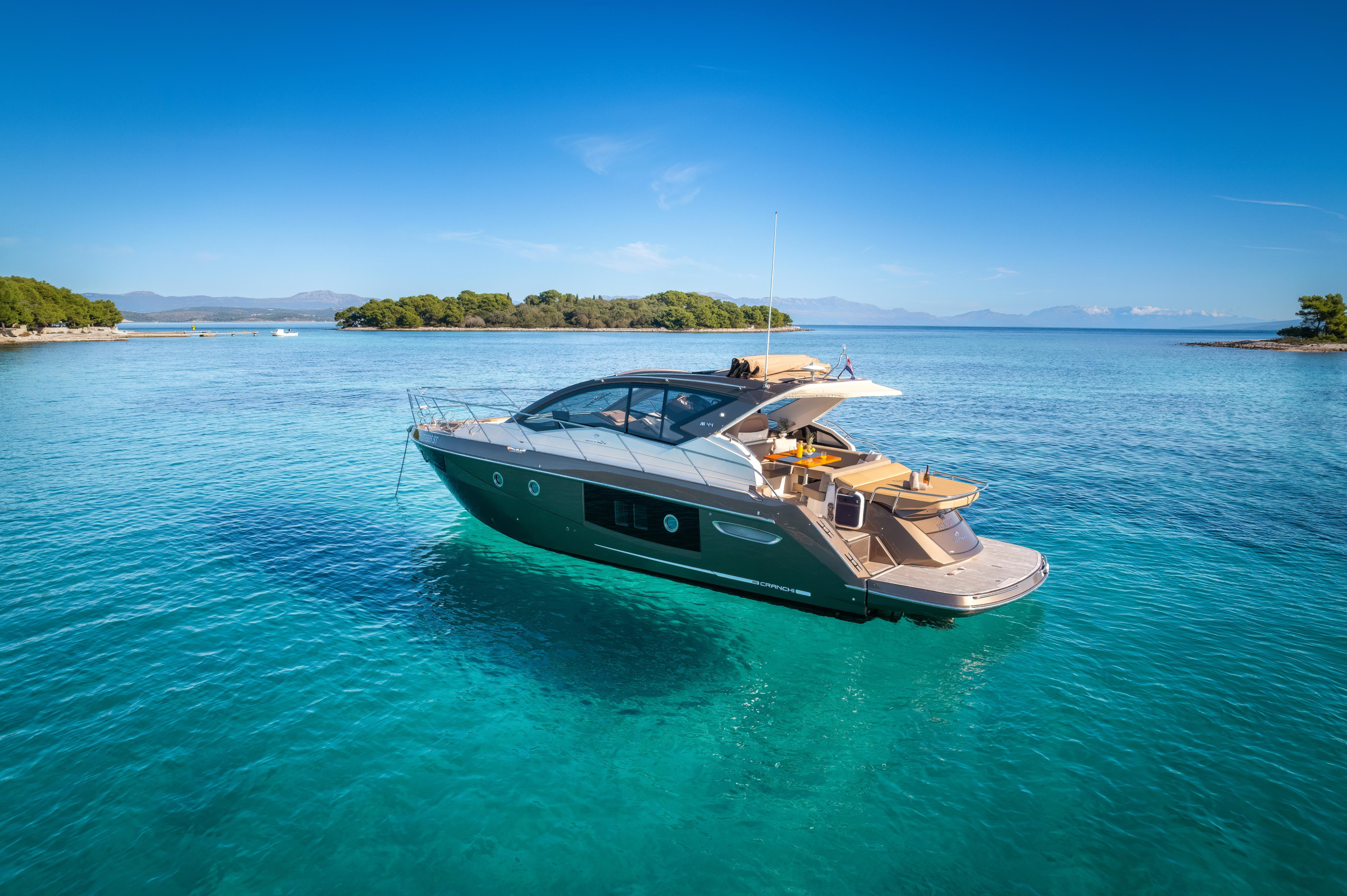 Cranchi M44 HT — photo 8