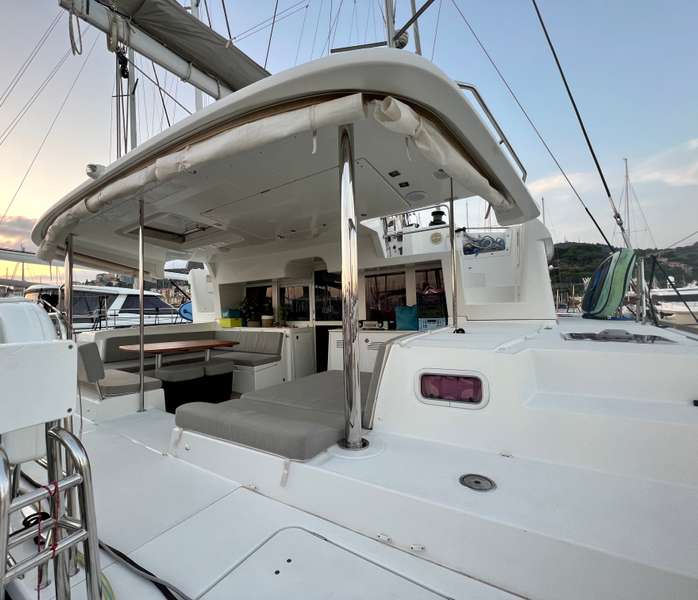 Lagoon 450 Fly — photo 16