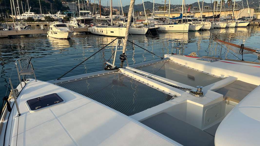 Lagoon 450 Fly — photo 12