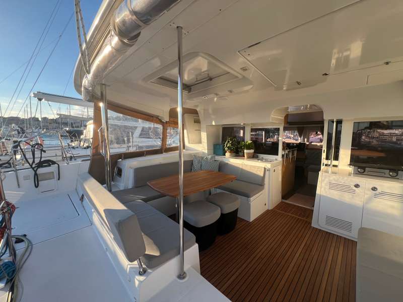 Lagoon 450 Fly — photo 3