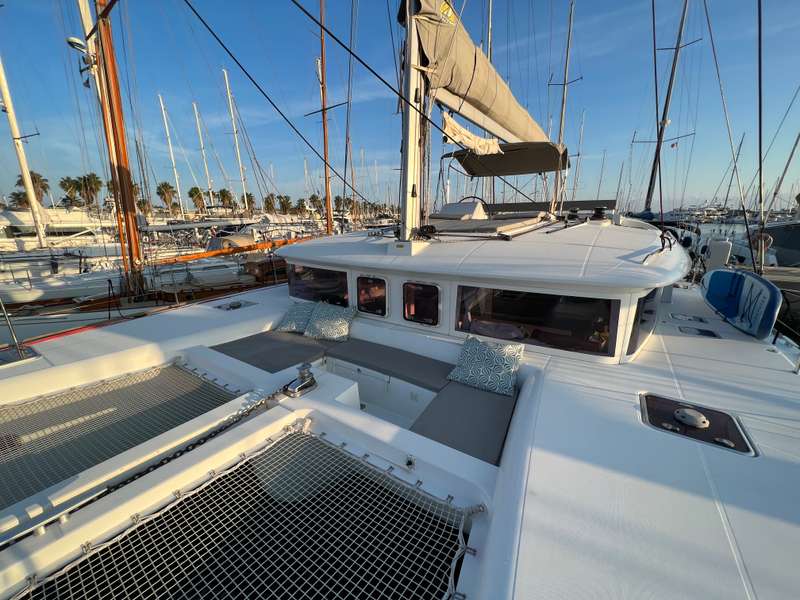 Lagoon 450 Fly — photo 4