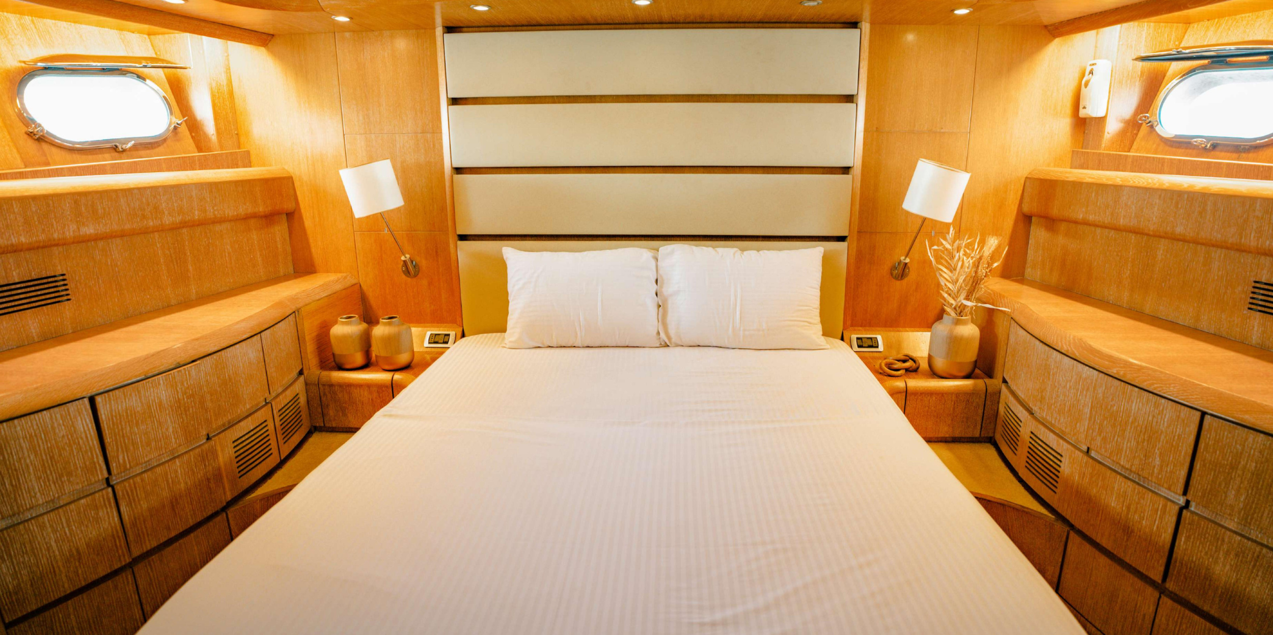Luxury Motor Yacht X16 — photo 9