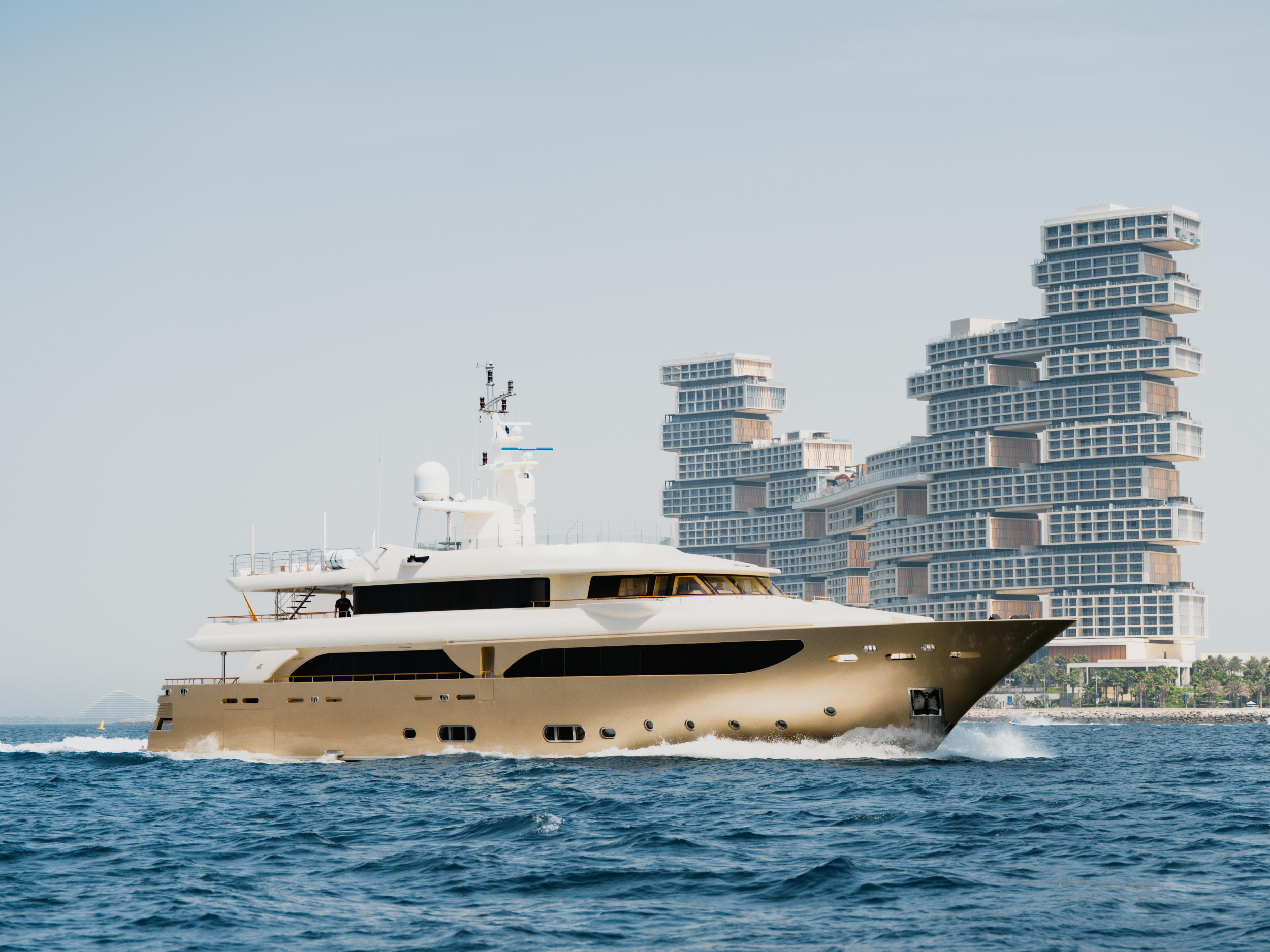 Luxury Motor Yacht B — photo 1