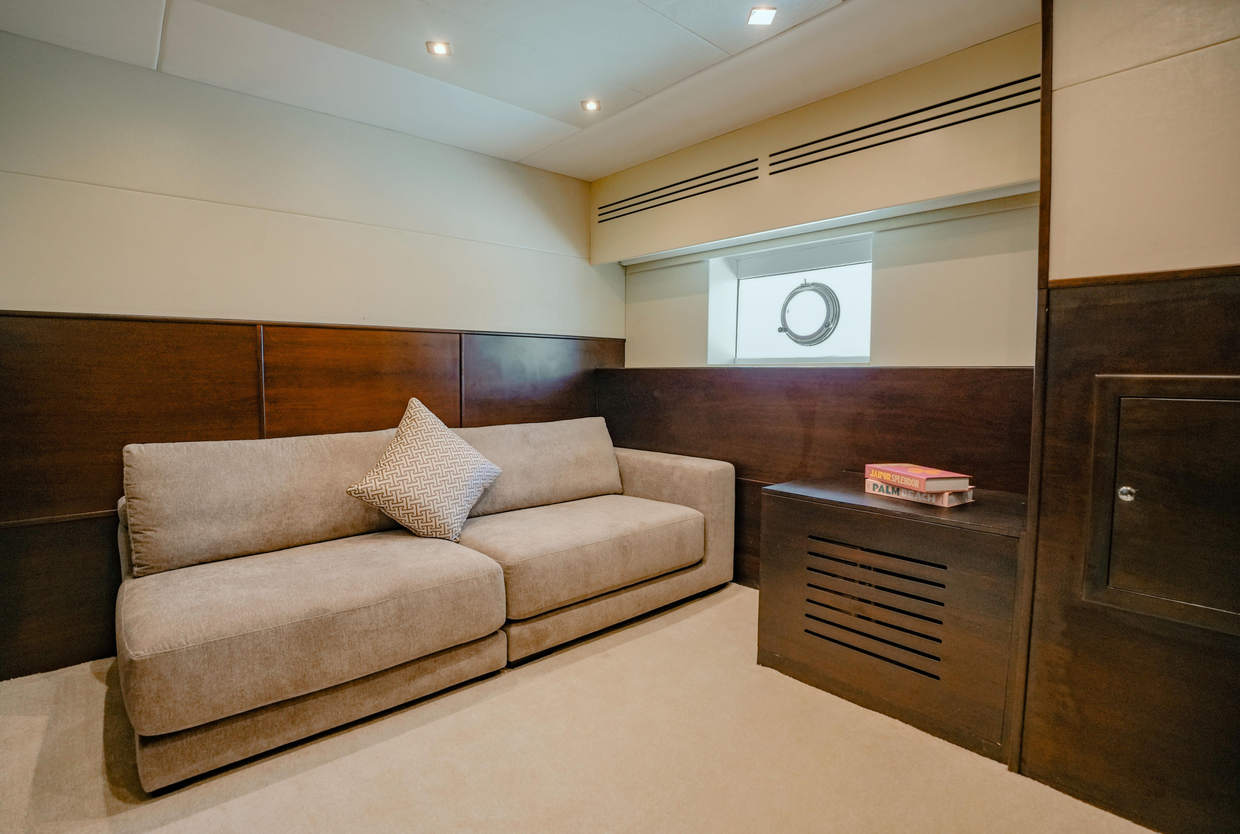 Luxury Motor Yacht S — photo 18