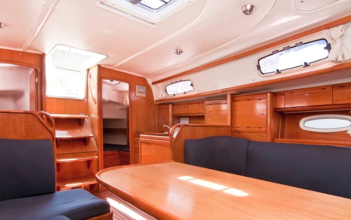Bavaria 37 — photo 3