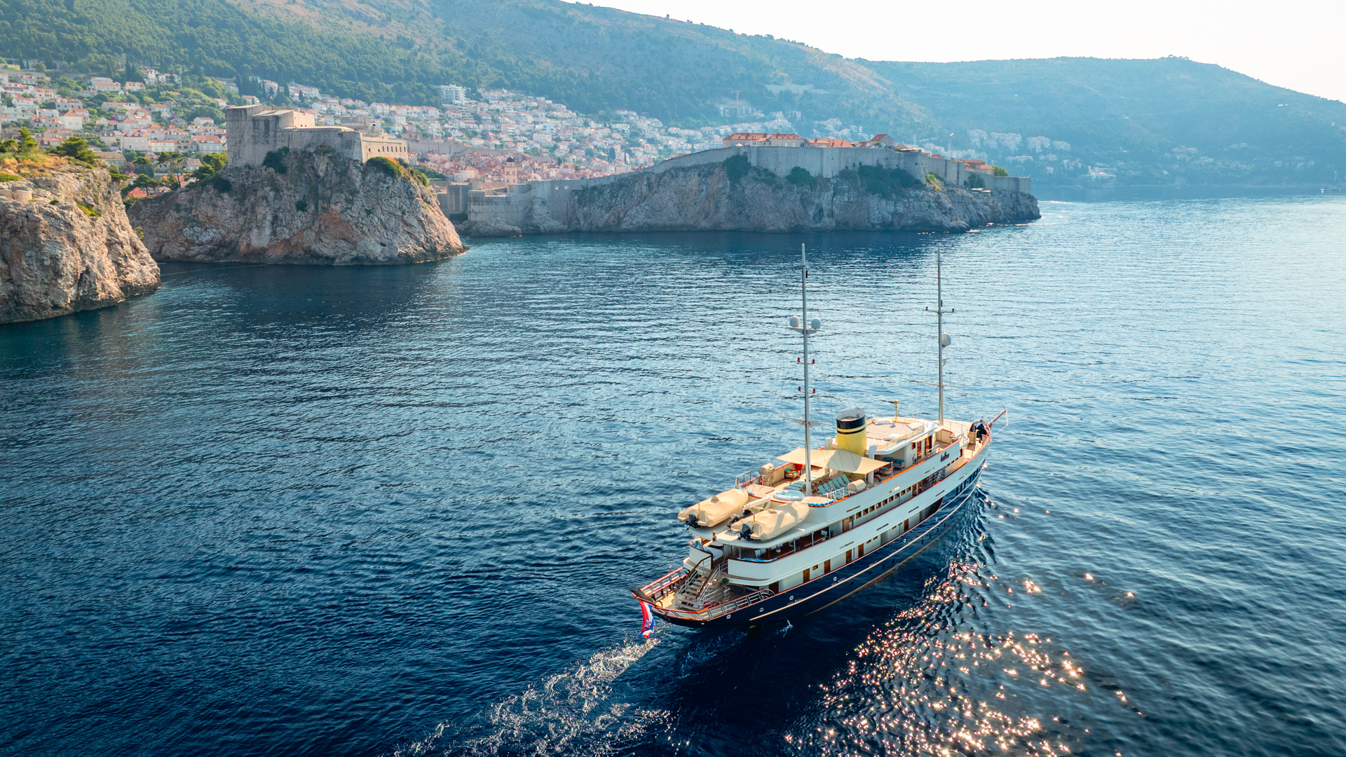 Luxury motoryacht — photo 27