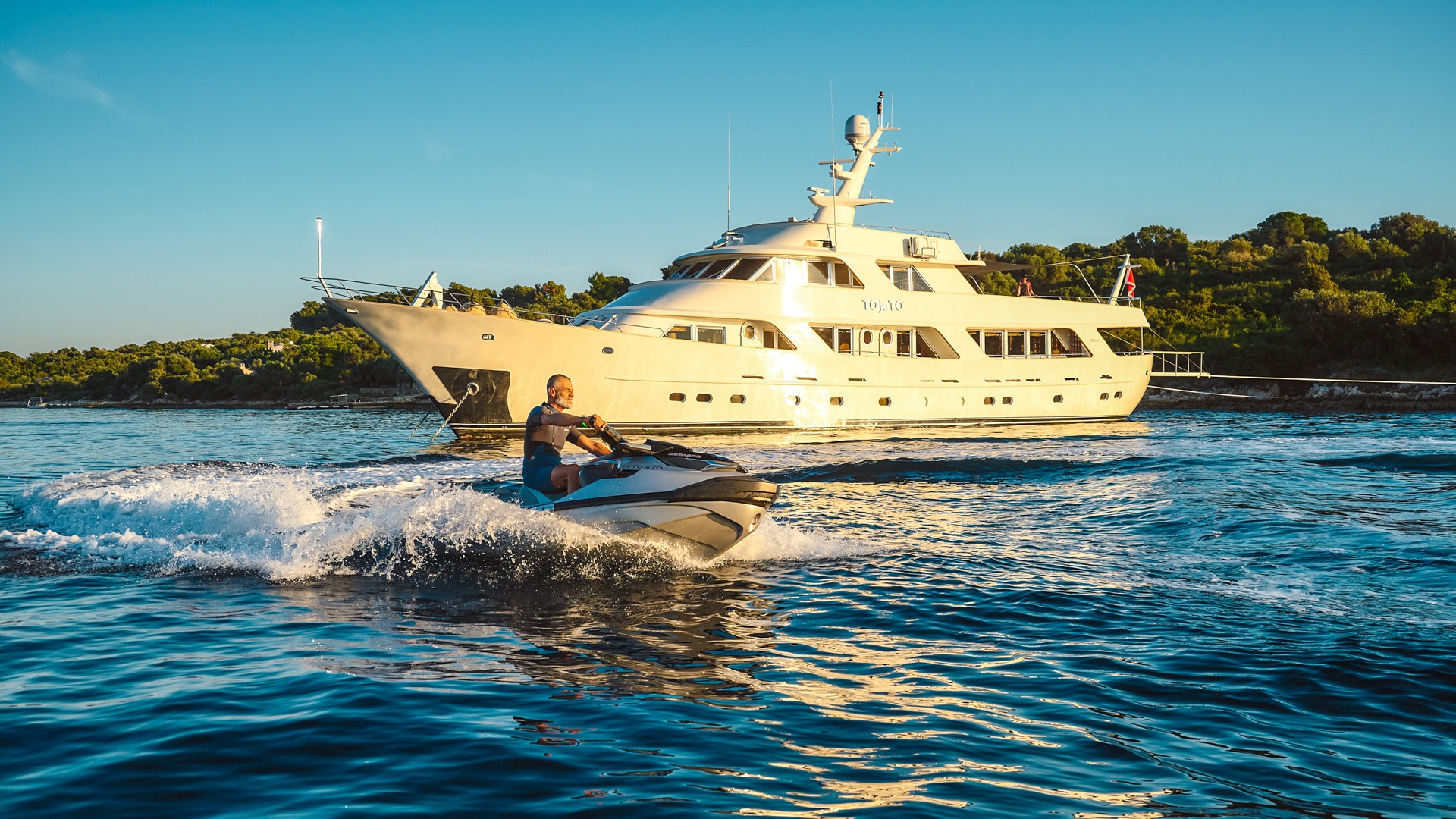 Benetti Classic 115 — photo 30
