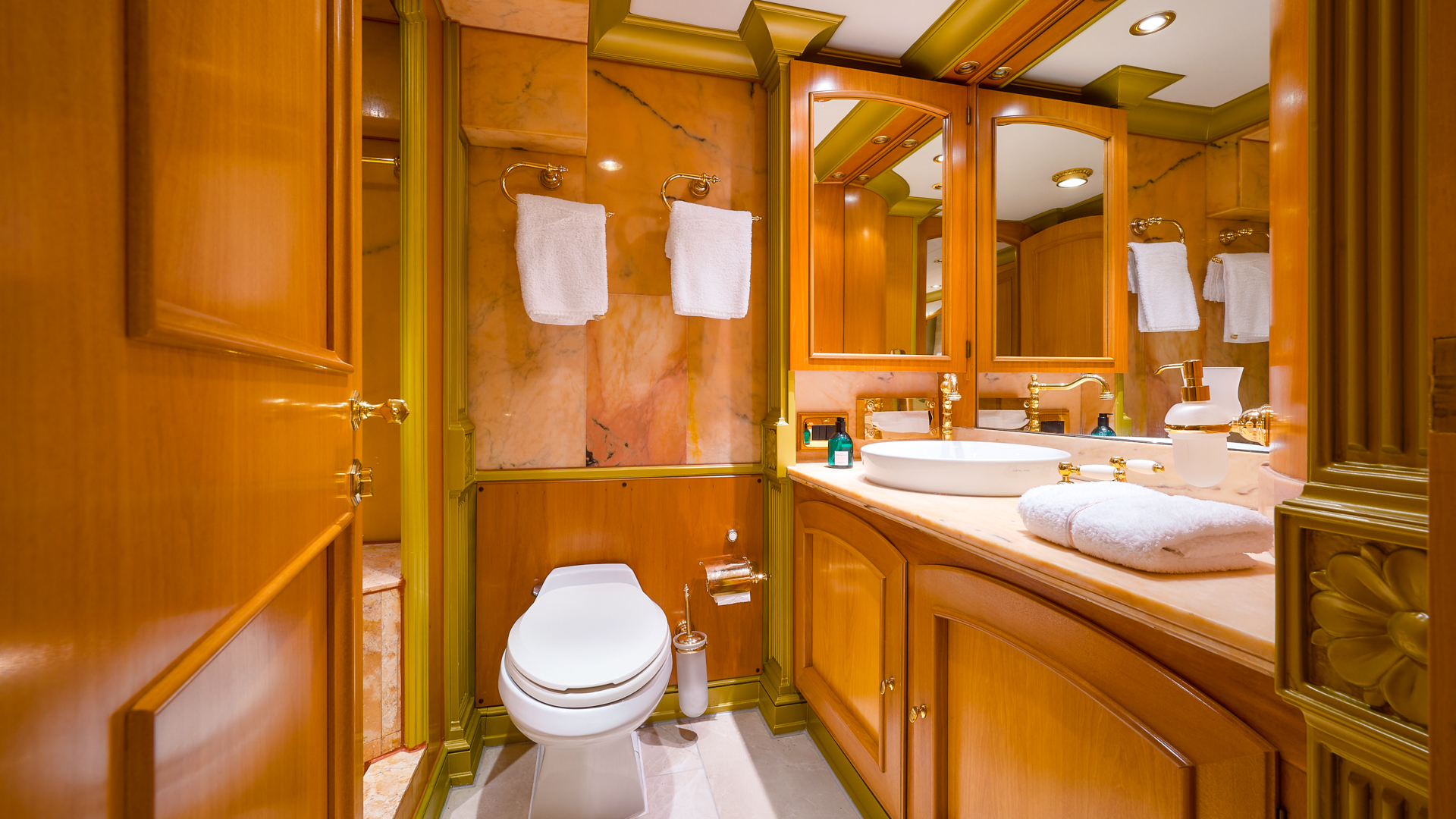 Benetti Classic 115 — photo 18