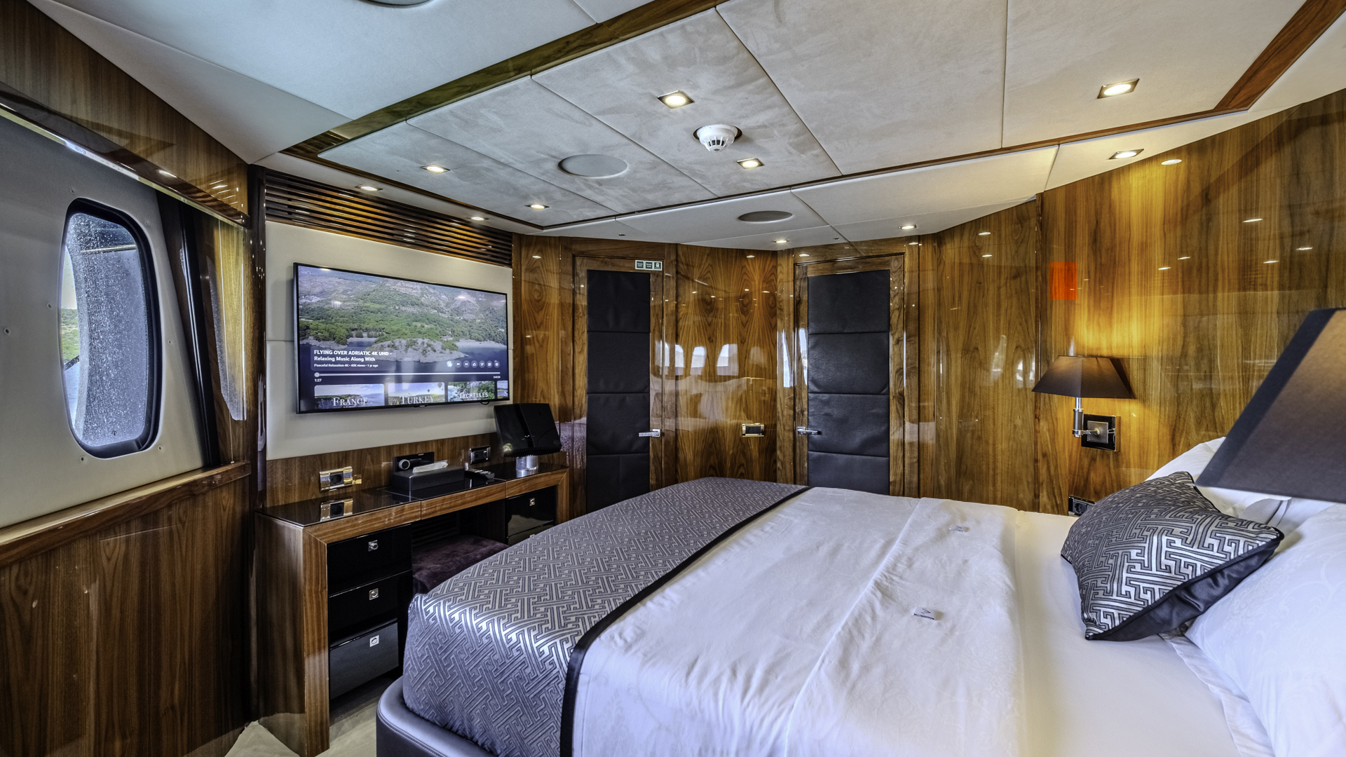 Sunseeker Yacht 34M — photo 25