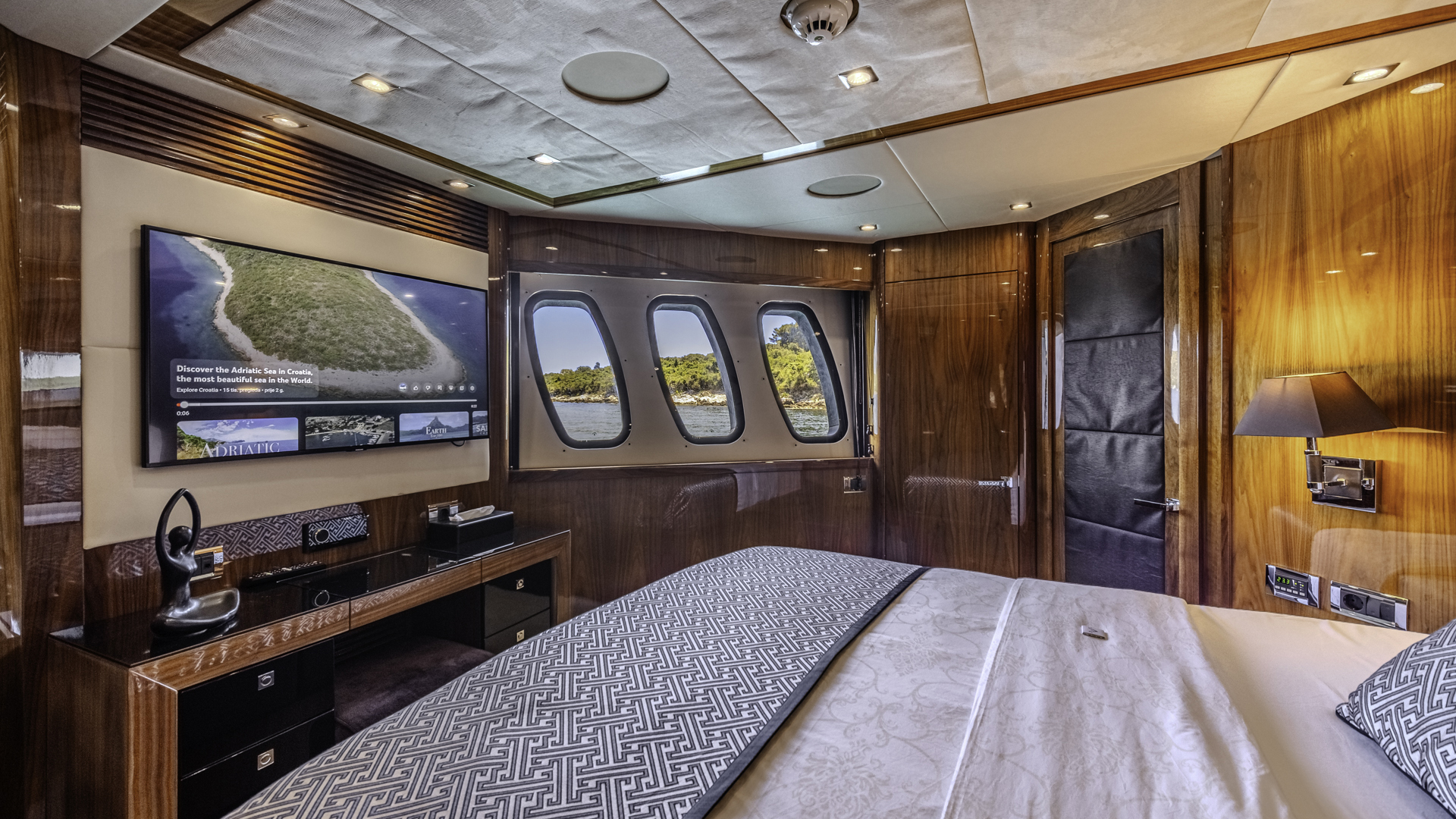 Sunseeker Yacht 34M — photo 11